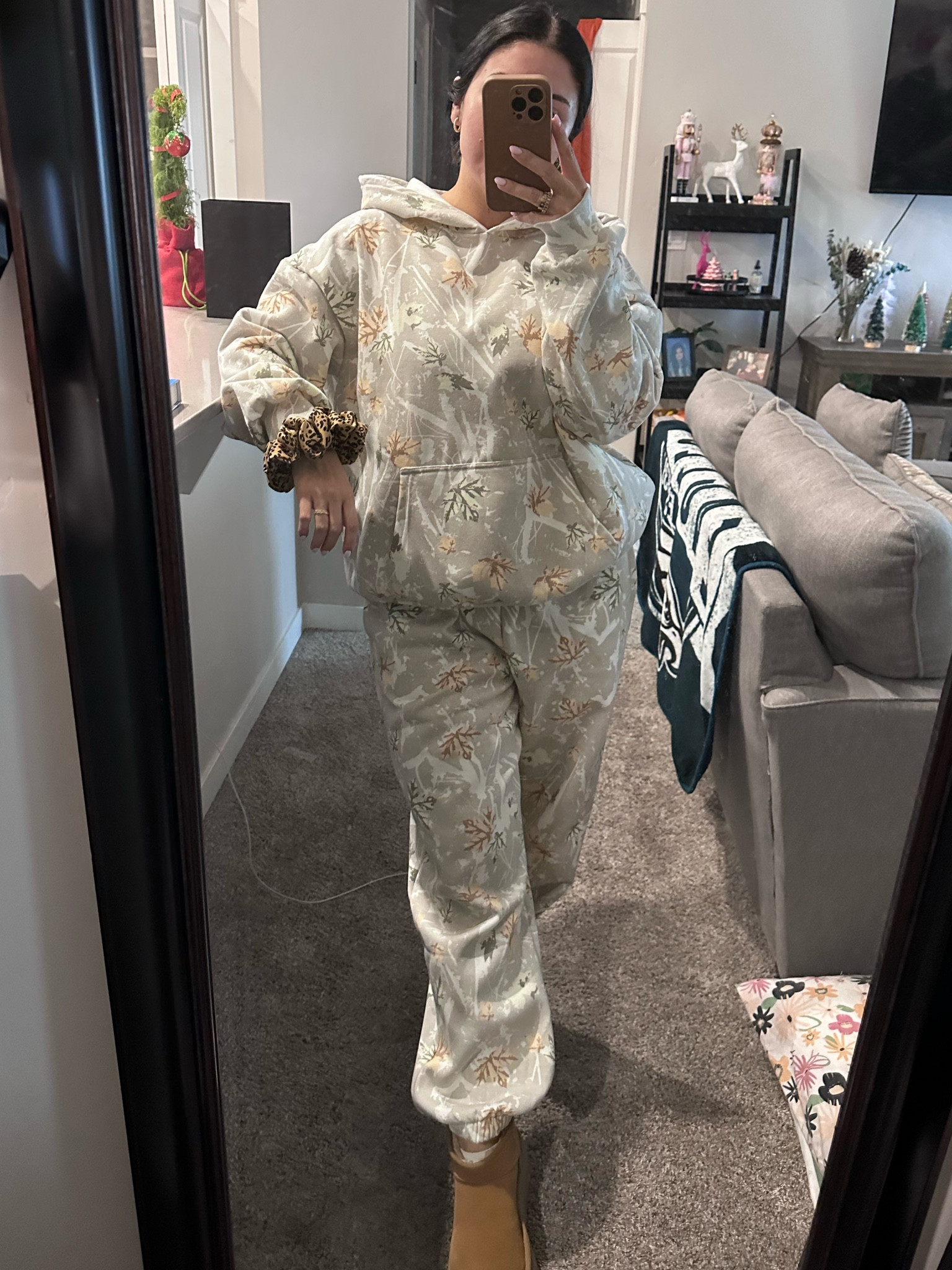 The comfiest outfit 🍂🍁I was skeptical at first. But I’m glad I ordered! It was delivered a lot sooner than expected as well  

#LTKGiftGuide #LTKStyleTip #LTKHoliday