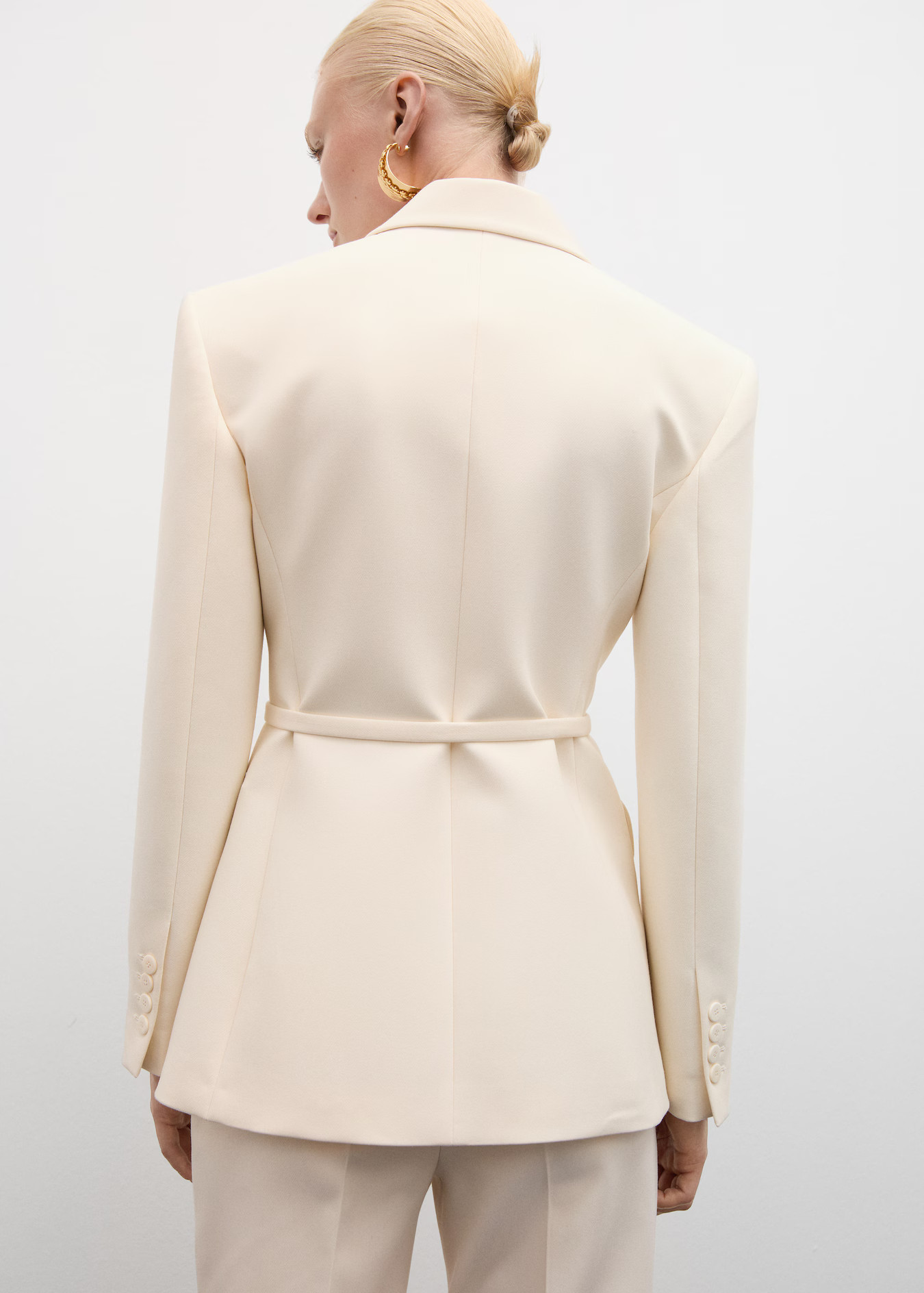 Suit jacket with belt | MANGO (UK)