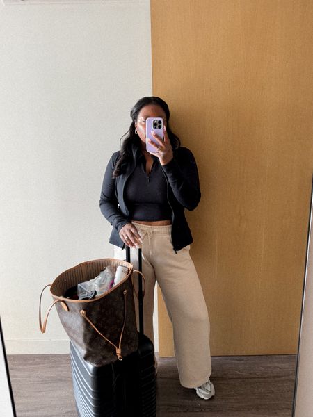 Travel outfit, Travel ootd 
