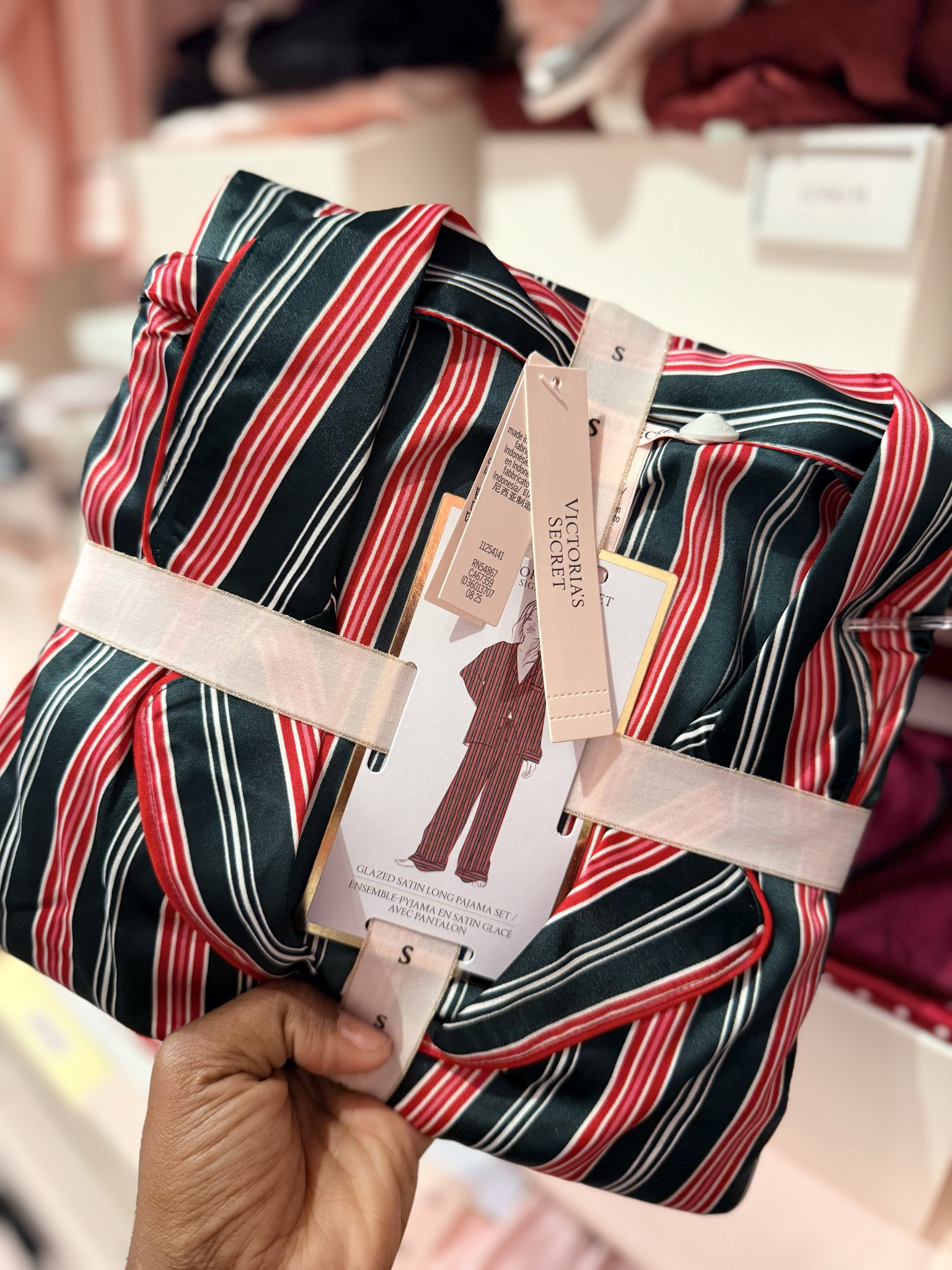 Today’s Victoria’s Secret deal is TOO GOOD — Buy One Pajamas, Get One FREE!!!
These are PERFECT for holiday lounging, gifting, or matching sets for the girls.
I rounded up the cutest styles and linked everything on my LTK.

#ShoppingWithPriiincesss #Atlantamom #Atlantabloggers #Atlantablogger #AtlantaCreator #Atlantacontentcreators #Atlantacontentcreator #victoriassecret #holidaypajamas #cozyloungewear #LTKholiday #shoppingwithme


#LTKSaleAlert #LTKHoliday #LTKGiftGuide