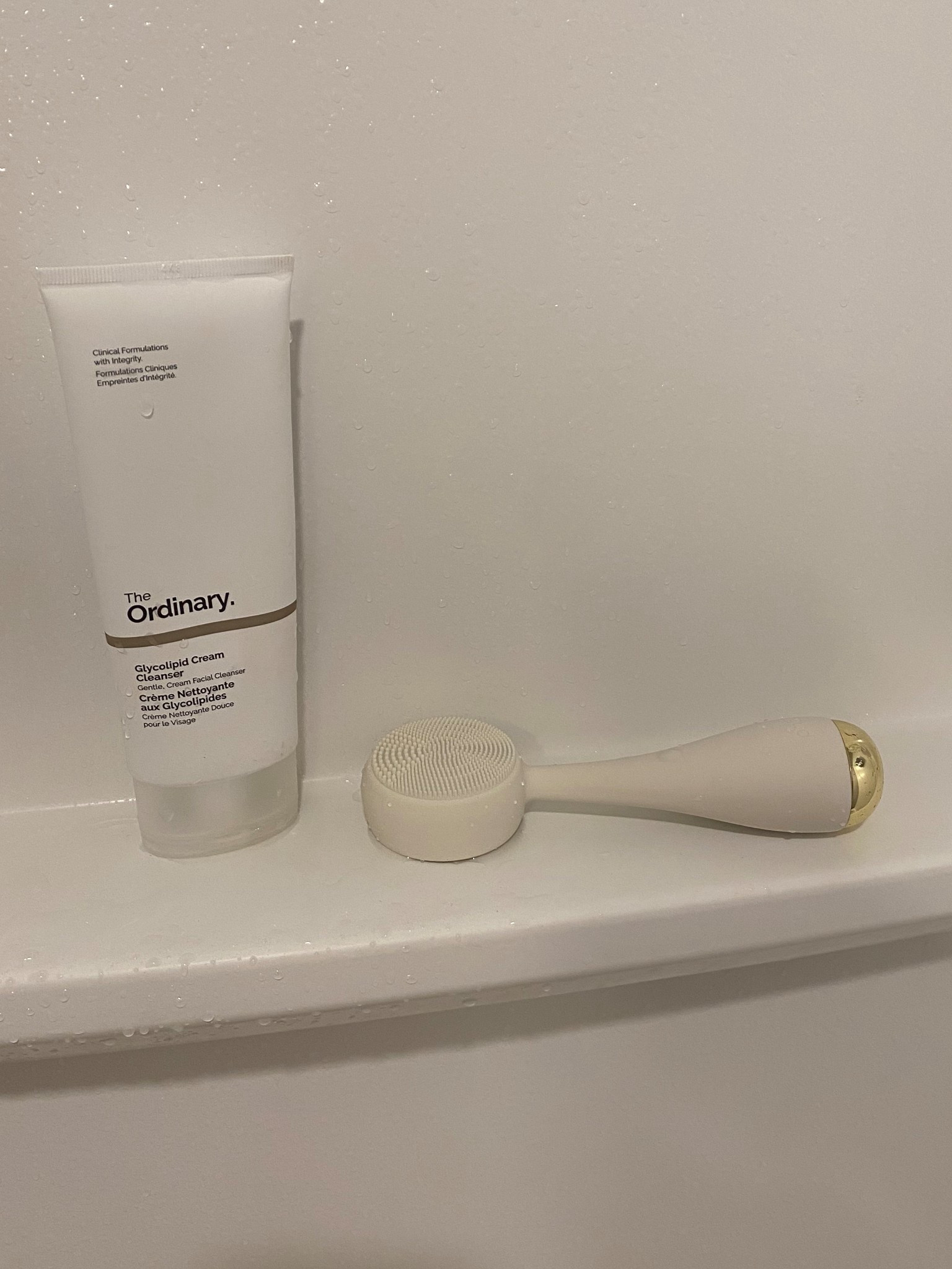 two in one facial cleaner and red light treatment from pmd, skincare, beauty, facial wash, waterproof facial cleanser, red light, face cleaner, pmd beauty

#LTKTravel #LTKBeauty