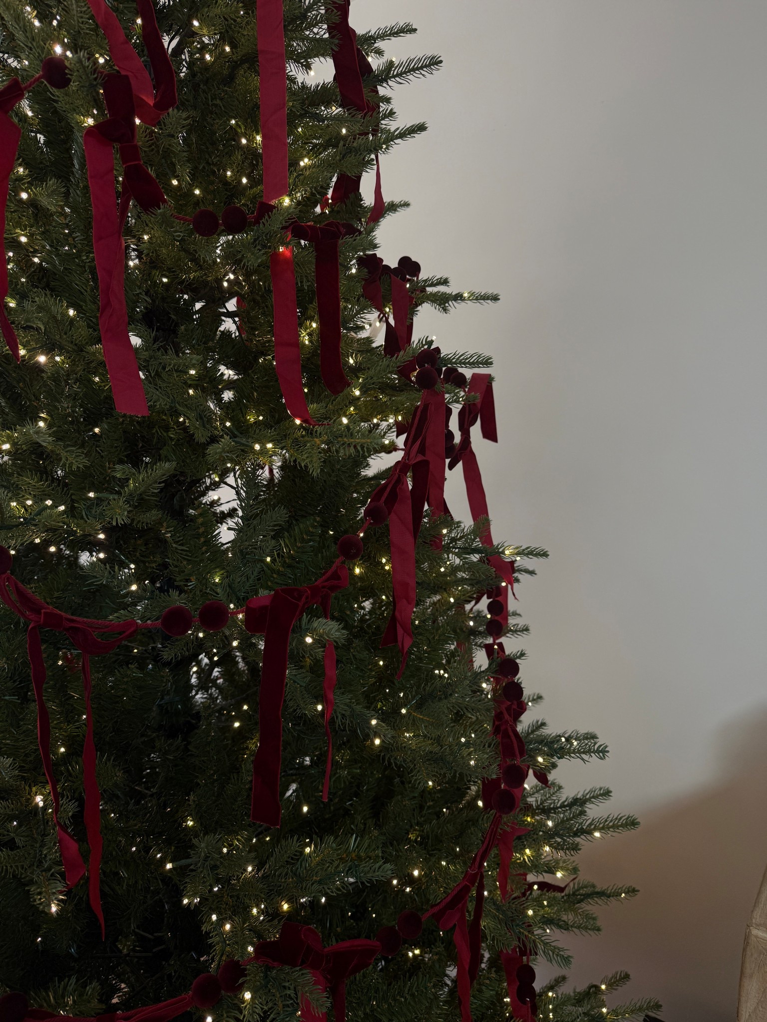 Burgundy garland 🤍

#LTKHome #LTKHoliday #LTKGiftGuide