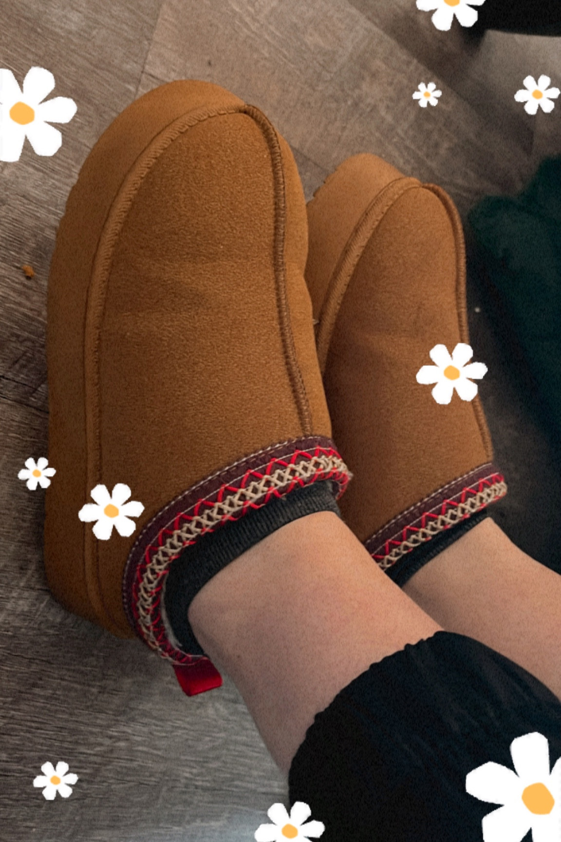 Best UGG slipper DUPES

#LTKfindsunder50 #LTKHoliday #LTKGiftGuide
