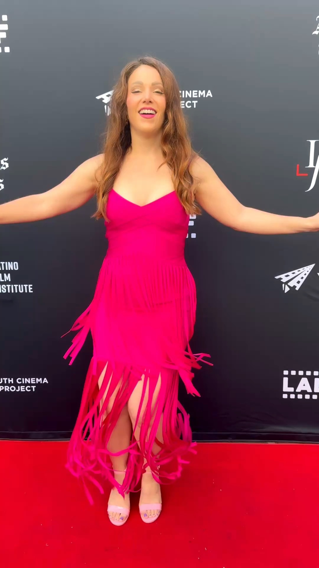 POV: You found the dress that commands the room. 💜 There is something about a Hervé Léger silhouette that just hits different—the structure, the fit, and the way this fringe moves? Absolute magic. Whether you’re heading to a gala, a summer wedding, or just want to feel like the main character, this brand is the ultimate go-to.
I’ve linked the exact look I’m wearing below, along with a few other iconic Hervé Léger pieces that are currently living rent-free in my head.

#LTKgrwm #LTKSaleAlert #LTKOver40