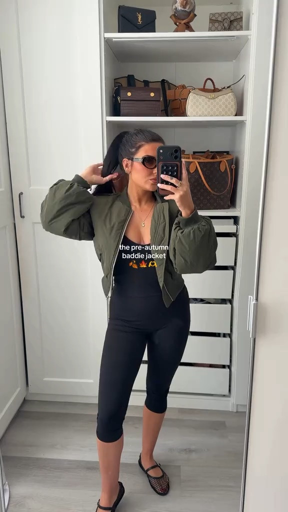 Autumn bomber jacket 🍂 




#AutumnBomberJacket #BomberJacket #AutumnFashion #AutumnStyle #AutumnOutfit #FallFashion #FallStyle #JacketSeason #LayeringStyle #CasualStyle #StreetStyle #OutfitInspo

#LTKautumn #LTKFashionMonth #LTKstyletip