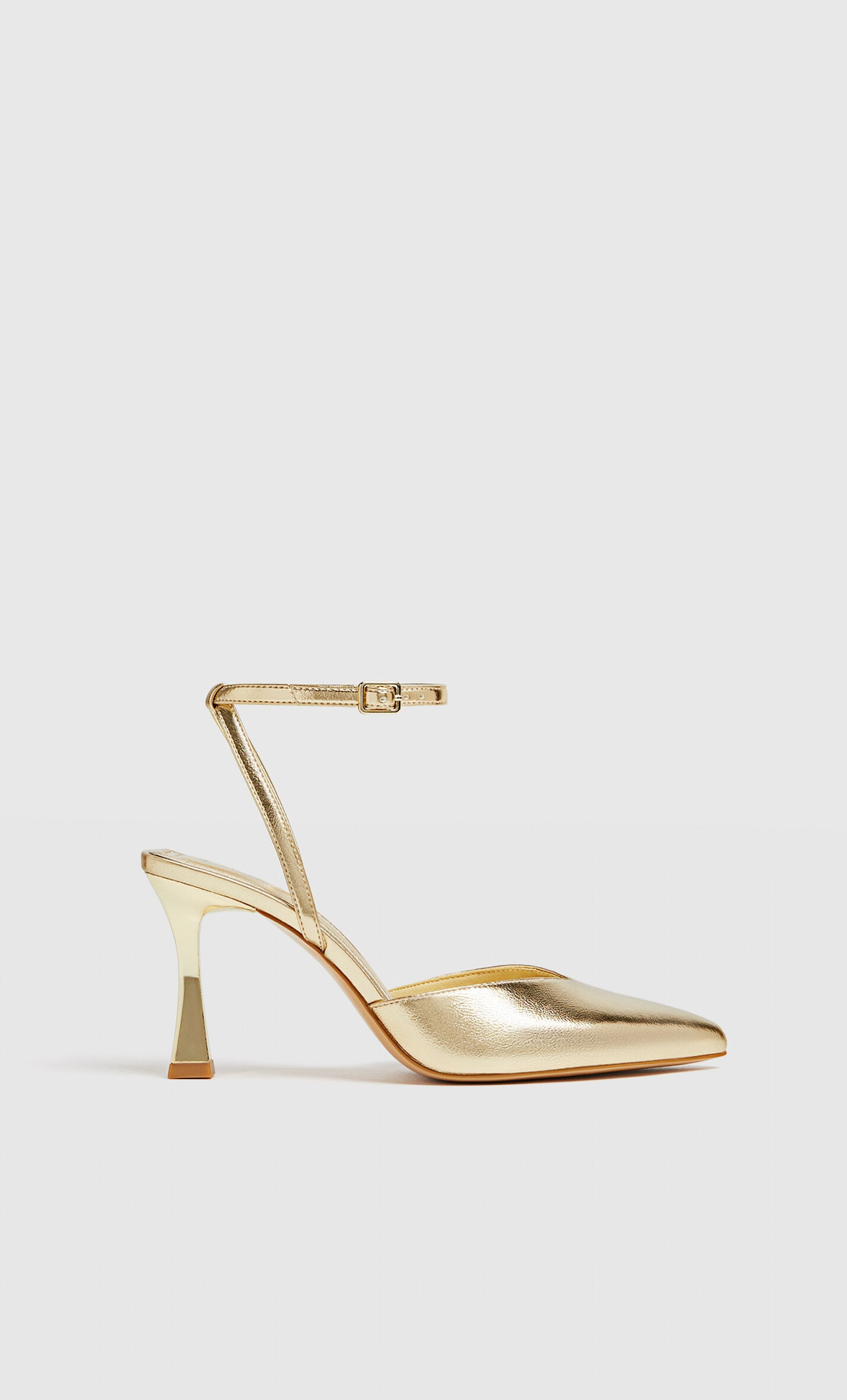 Gold high-heel slingback shoes | Stradivarius (UK)