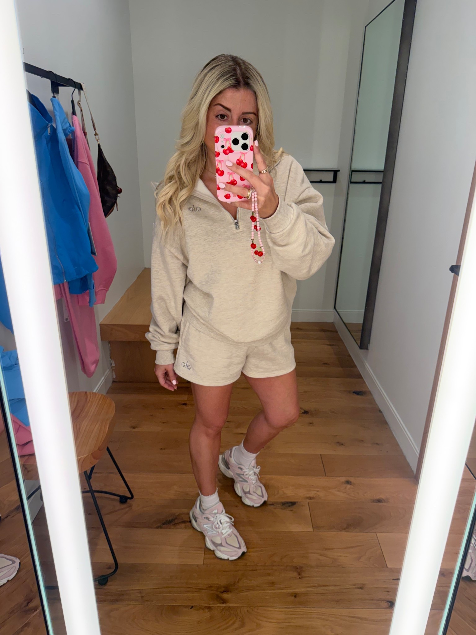 OOTD 
Alo set small
New balance tts