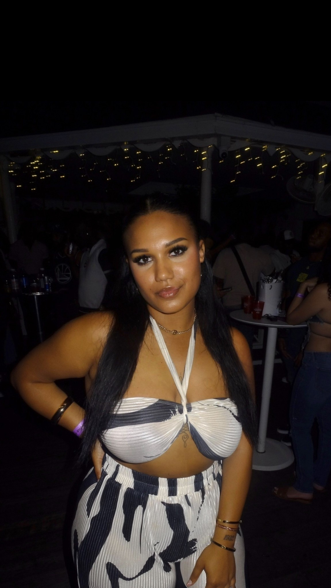 Wore this two piece halter set from SHEIN in Jamaica and babyyyyy✨ This is a show stopper!
🖤 Love the material! You can whineeeee all night in it.
🐼 The halter holds the 🍒 up really well and it’s flattering.
🤍 I paired it with my go to platform wedges from SHEIN and it was perfect!
🖤 Wearing a size large!


#LTKParties #LTKTravel #LTKStyleTip