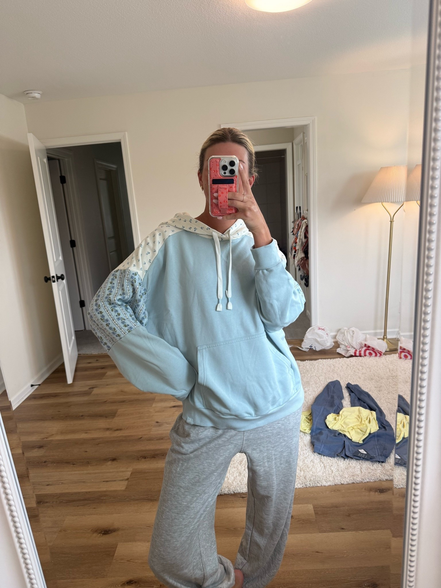 Medium sweatshirt small pants

#LTKootd