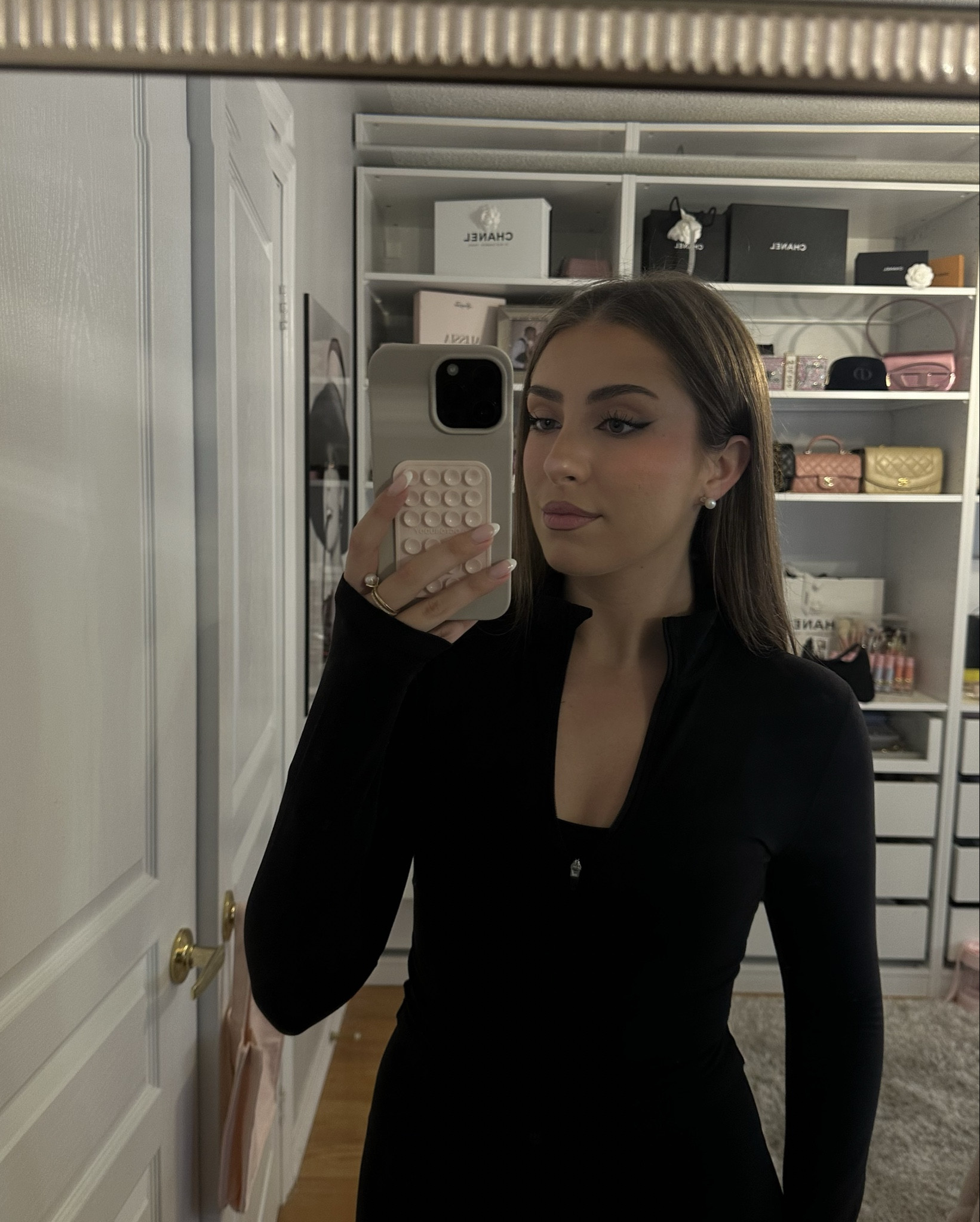 Love this little jacket from Aritzia

#LTKStyleTip