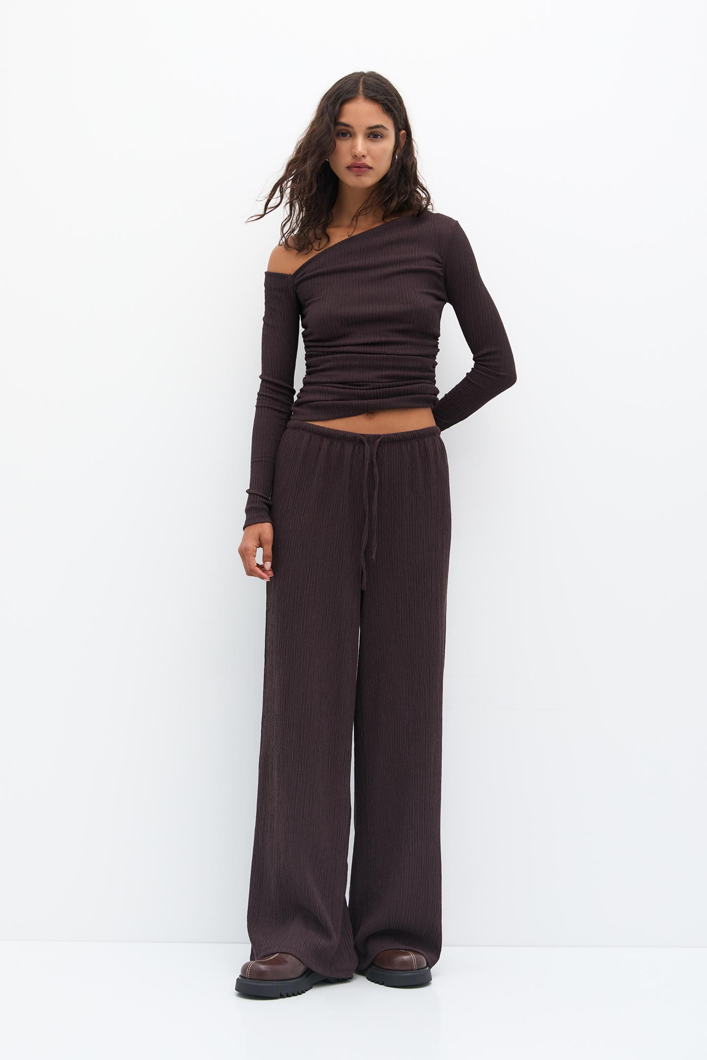 Loose-fitting rustic trousers | PULL and BEAR UK