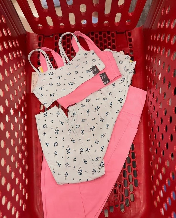 Target is seriously stepping up their activewear game and I’m obsessed 😍

#targetstyle #targetfinds #activewear #springoutfits #workoutwear #targethaul #ltkstyle #athleisure #momstyle #targetlover