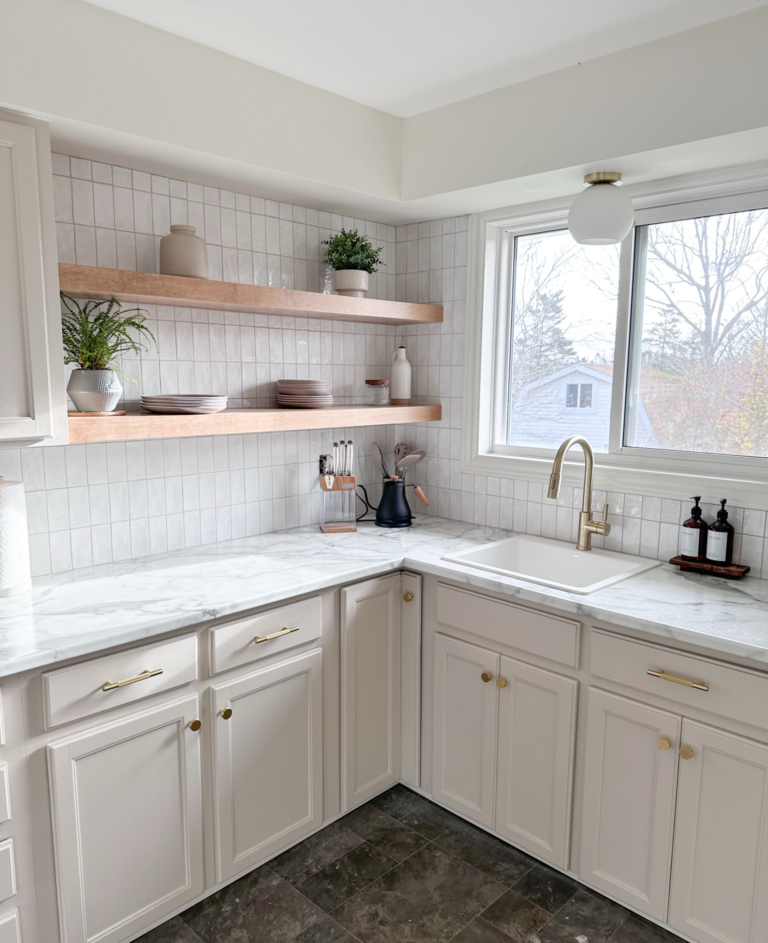 Kitchen renovation ✨ without replacing cabinets. Linking what can be linked below 

#LTKcanada
