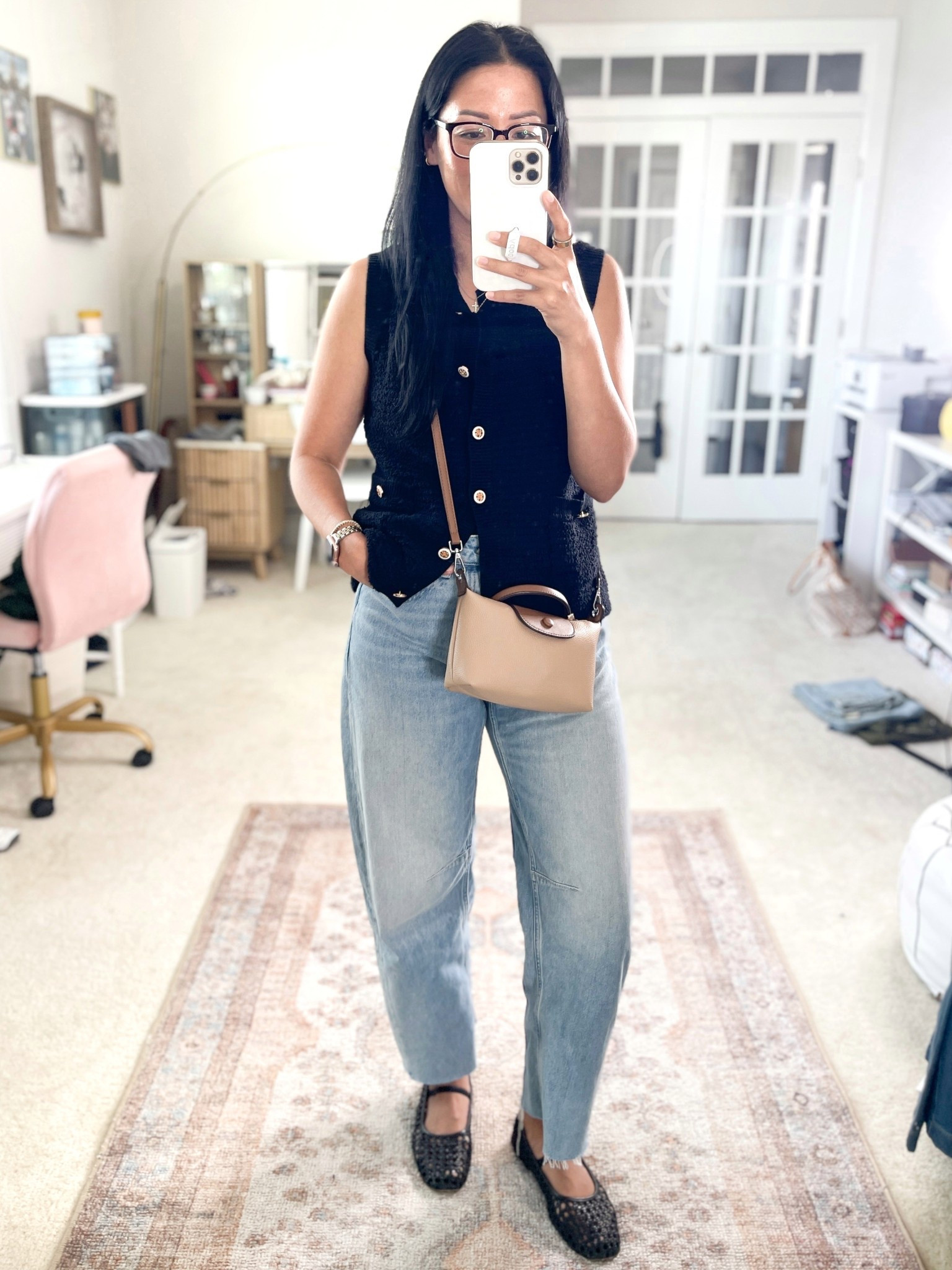 Size XS top
Size curvy 25 in jeans (curvy 26 also fits me for a more relaxed fit)
Flats are true to size


#LTKSeasonal #LTKOver40 #LTKSaleAlert