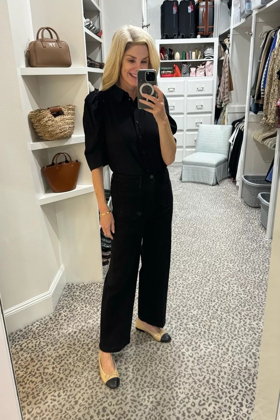 Everyday all black style. 

#LTKSeasonal #LTKootd #LTKOver40