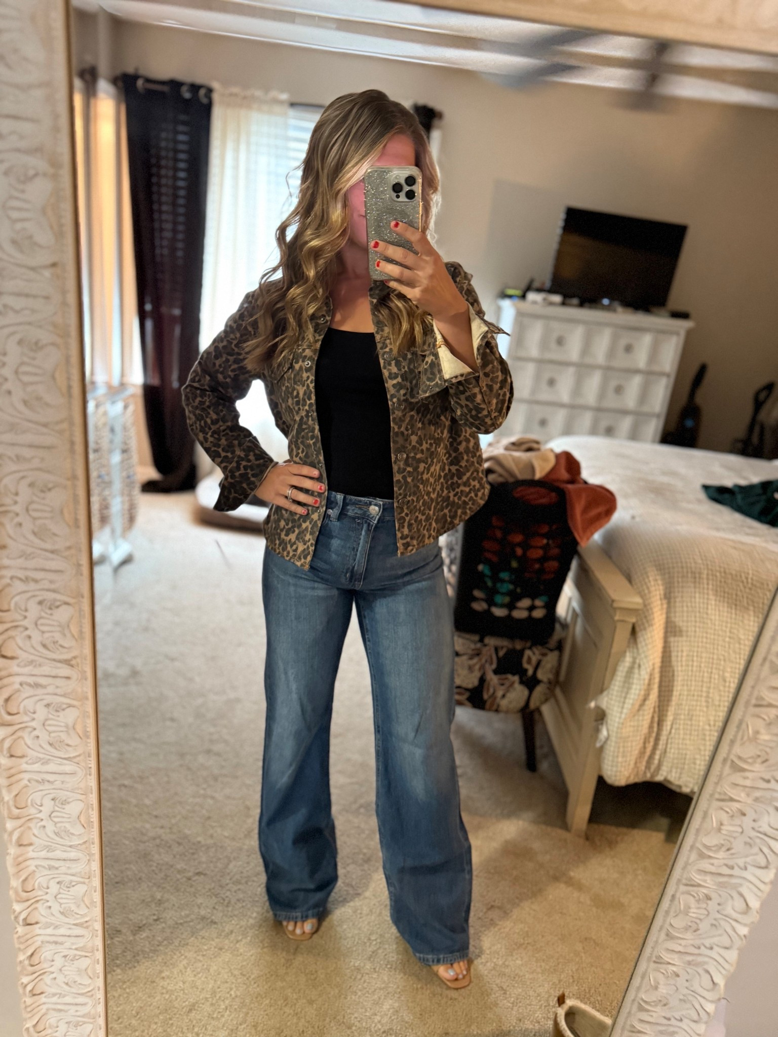 Wearing the size small in the jacket and a size 4 in the jeans

#LTKSeasonal #LTKFindsUnder50 #LTKStyleTip