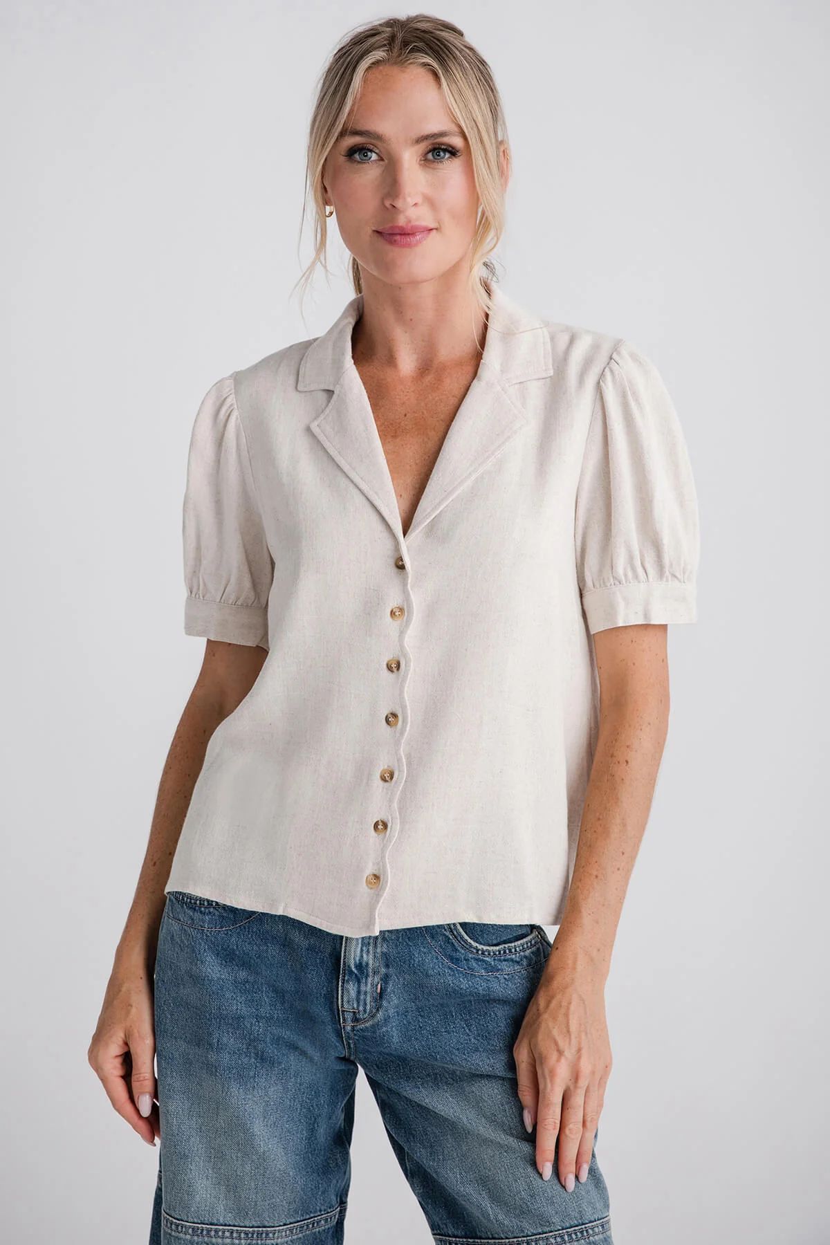 Hem &amp; Thread Collard Scallop Edge Short Sleeve Shirt | Social Threads