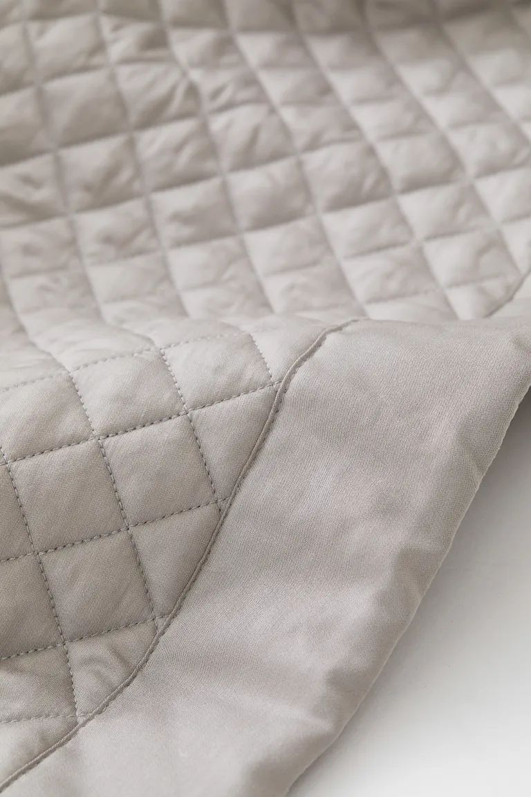 Quilted Bedspread | H&M (US + CA)