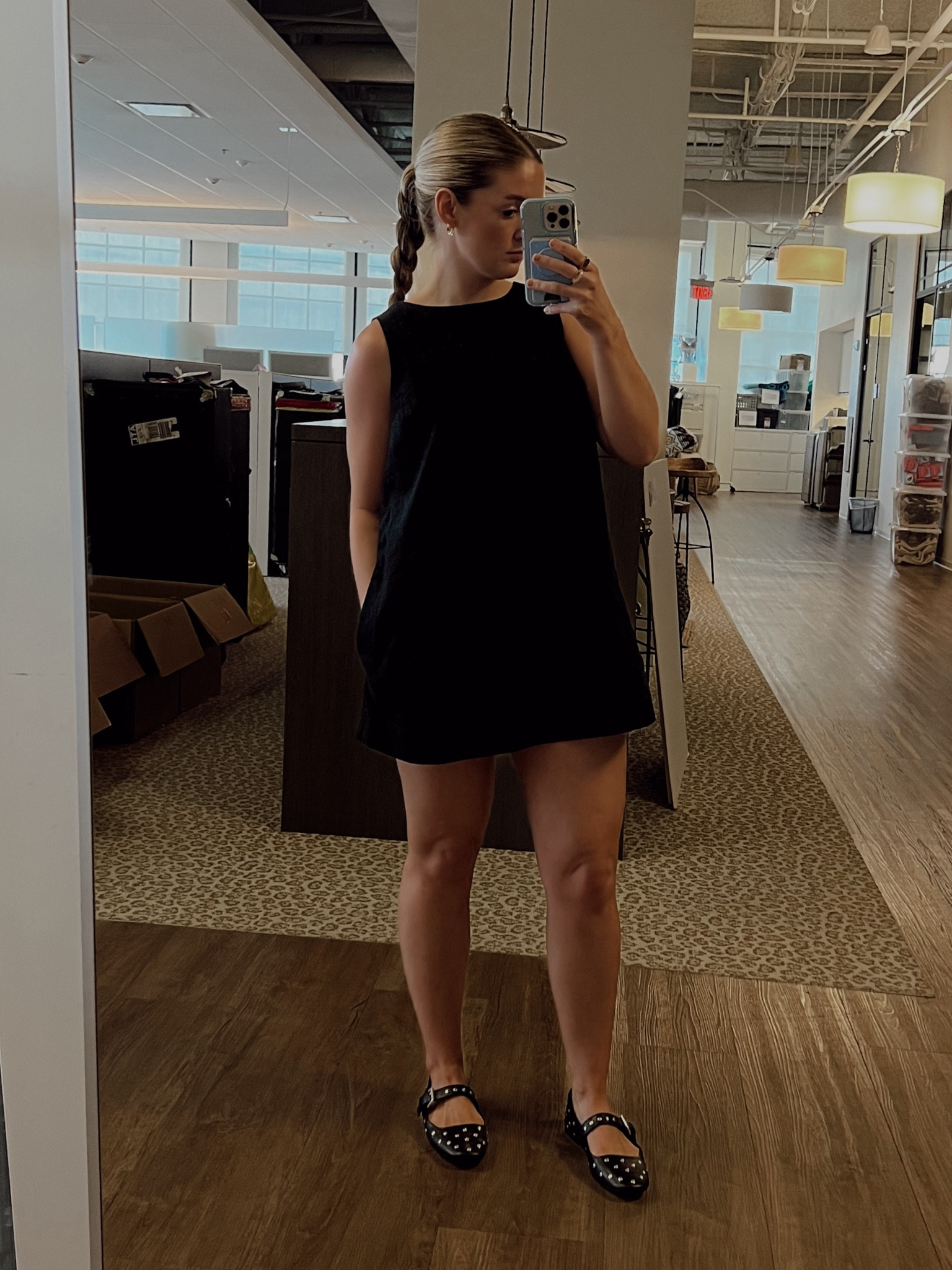 Linen shift dress and studded ballet flats ☕️

#LTKSeasonal #LTKshoecrush #LTKstyletip