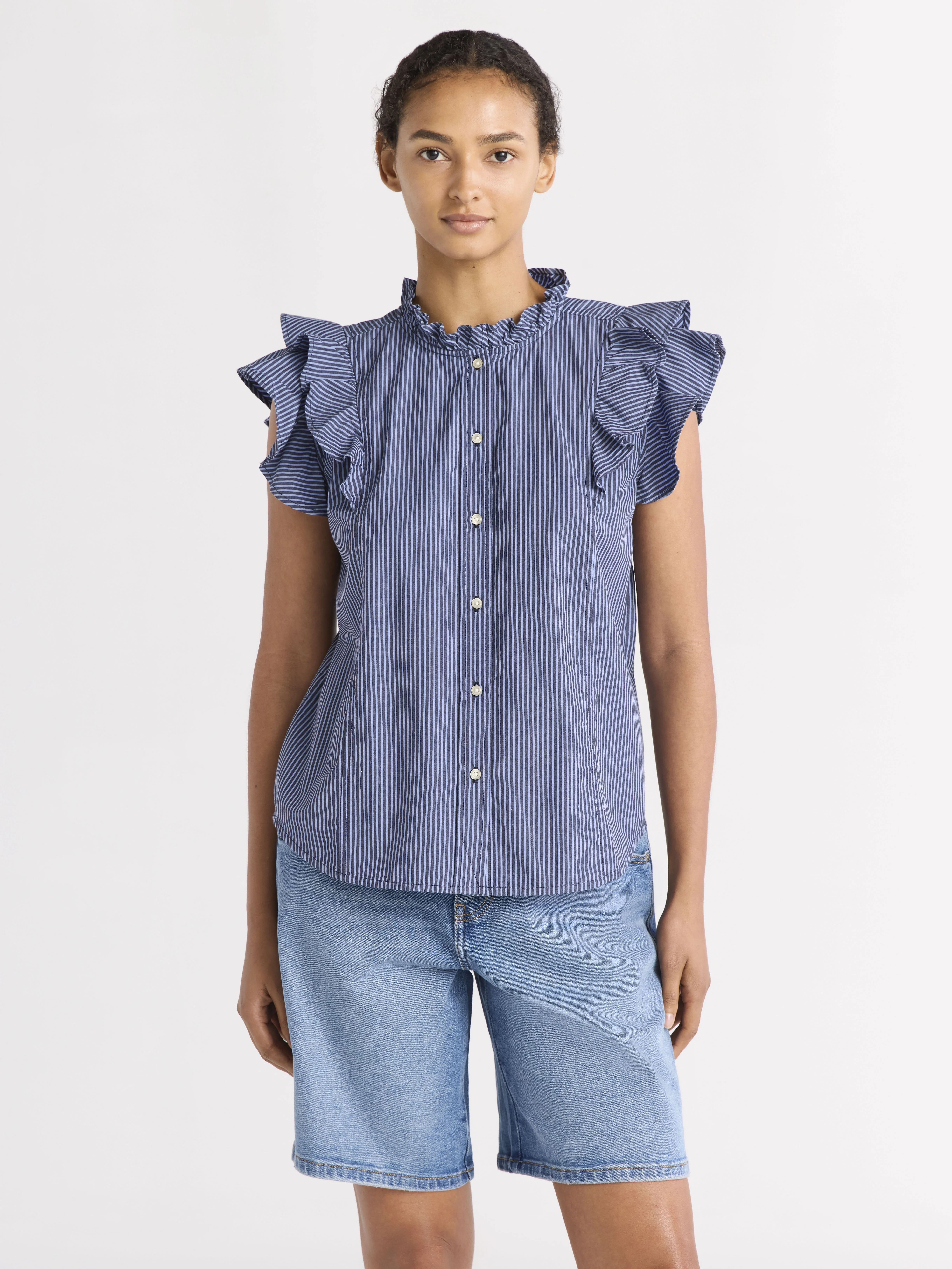 Free Assembly Women's and Women's Plus Size Button Front Ruffle Shirt, Sizes XS-4X - Walmart.com | Walmart (US)