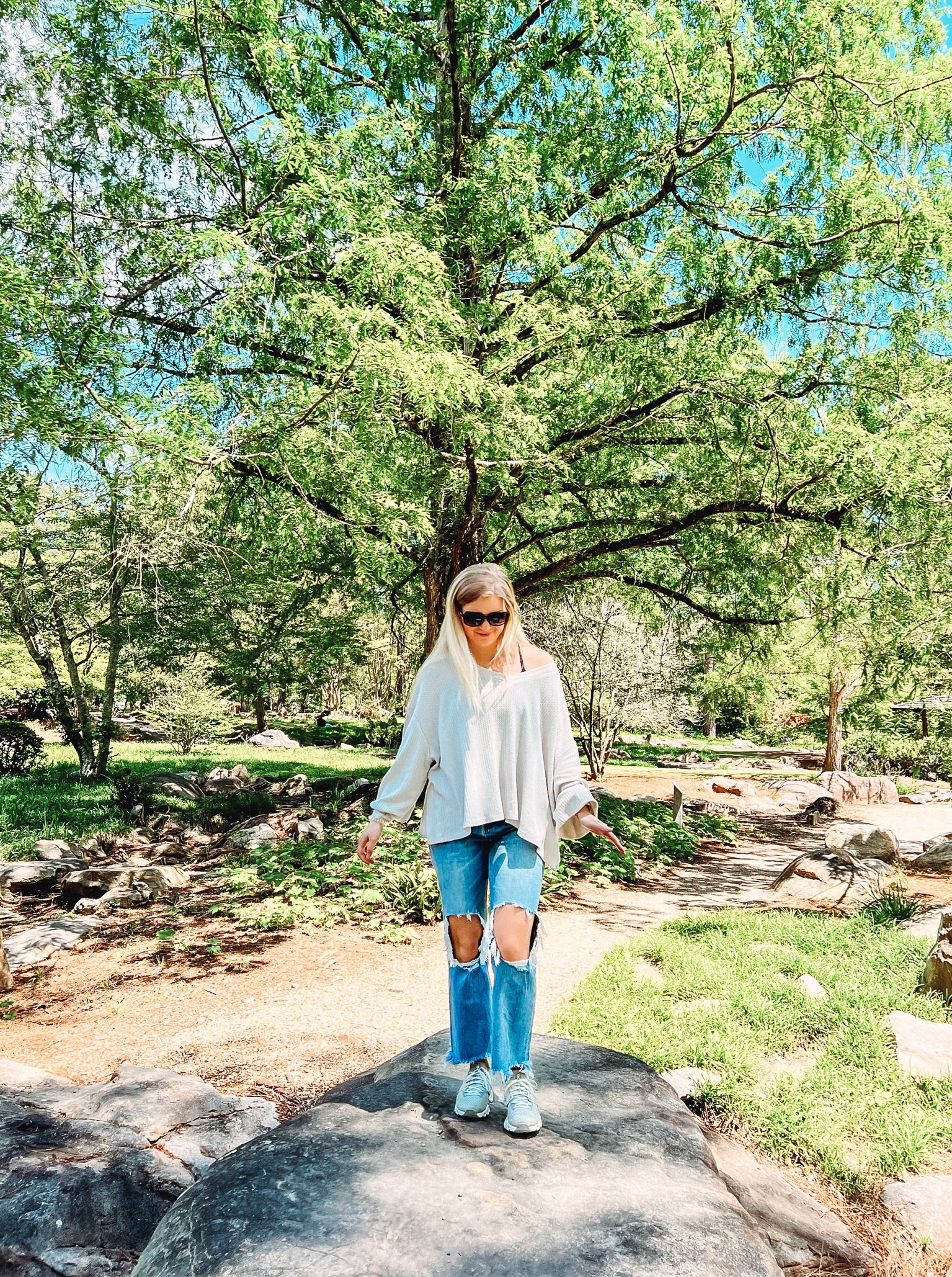 what I wore to the botanical gardens when the season was transitioning from winter to spring. The perfect, comfy sweater with a baggy jean and some tennis shoes❤️‍🔥

#LTKSeasonal #LTKbeauty #LTKU