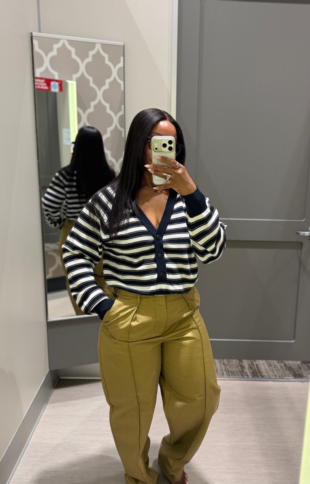 Weatkng a size small in the top and bottoms.

The cardigan does have a cropped hem that you can tuck in. I could’ve sized down fit a more looser fit but liked the look. The pants are great, has good room. They are meant to be wide leg but I’m short so they hit a bit different. Love his comfortable they are. 


business casual workwear

#LTKPetite #LTKU #LTKootd
