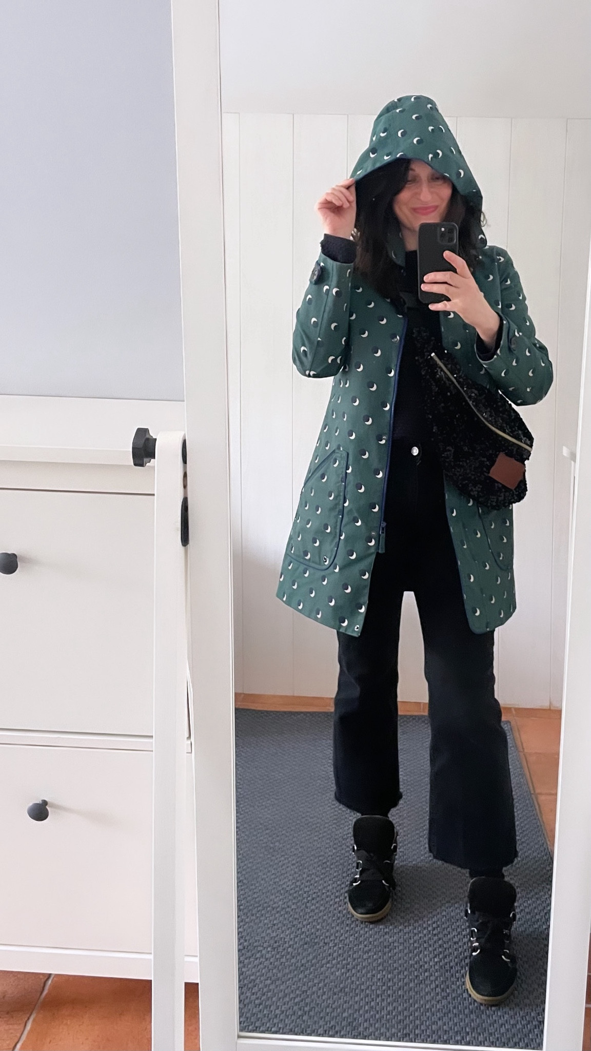Printed raincoat #boden
Black sequin fanny pack #makemylemonade
Black 3D knit cotton jumper  #uniqlo
Black « Sienna » flare cropped jeans #mango
Black suede sneakers #sandro
Black hoop earrings #balabooste
Bisou Balm « Bêtise » #violette_FR

#LTKover40 #LTKmidsize #LTKeurope
