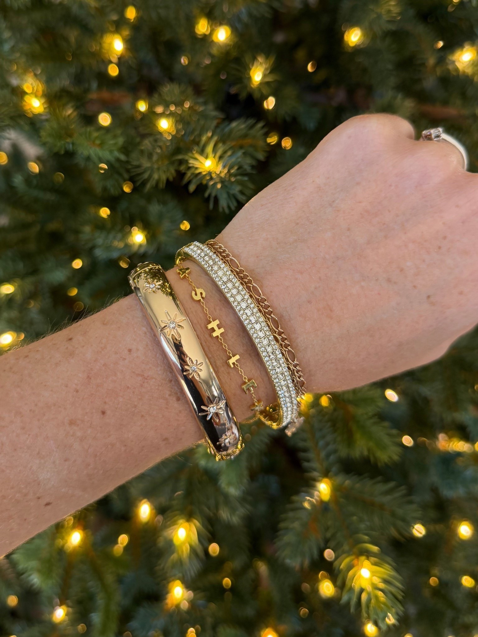 Baublebar has 15% off ALL custom valentines day gifts! If you are looking for something unique and thoughtful for the girl in your life, look no further!

Gift guide, gifts for her, unique gifts


#LTKGiftGuide #LTKSaleAlert #LTKFindsUnder100