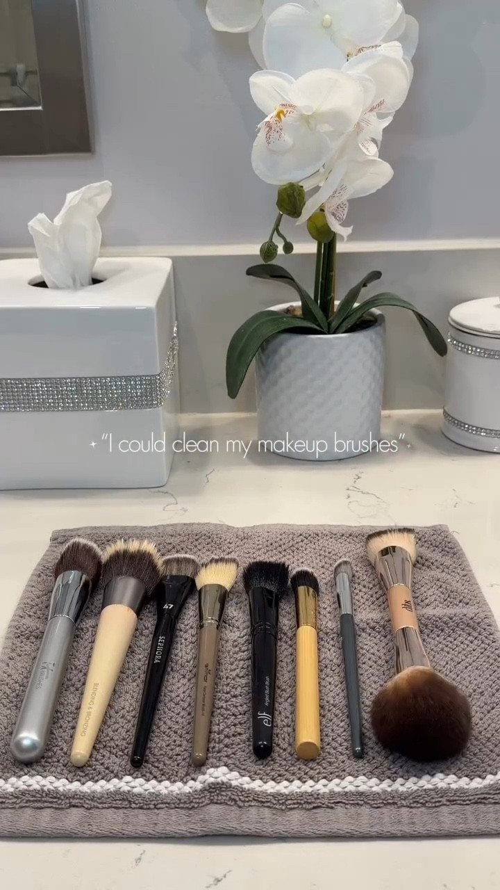 Sunday reset - makeup brushes 💕✨

makeup brushes, makeup brush cleaner, makeup brush cleaning mat, ecotools
#makeup #makeupbrushes #asmr #sundayreset


#LTKBeauty #LTKSaleAlert