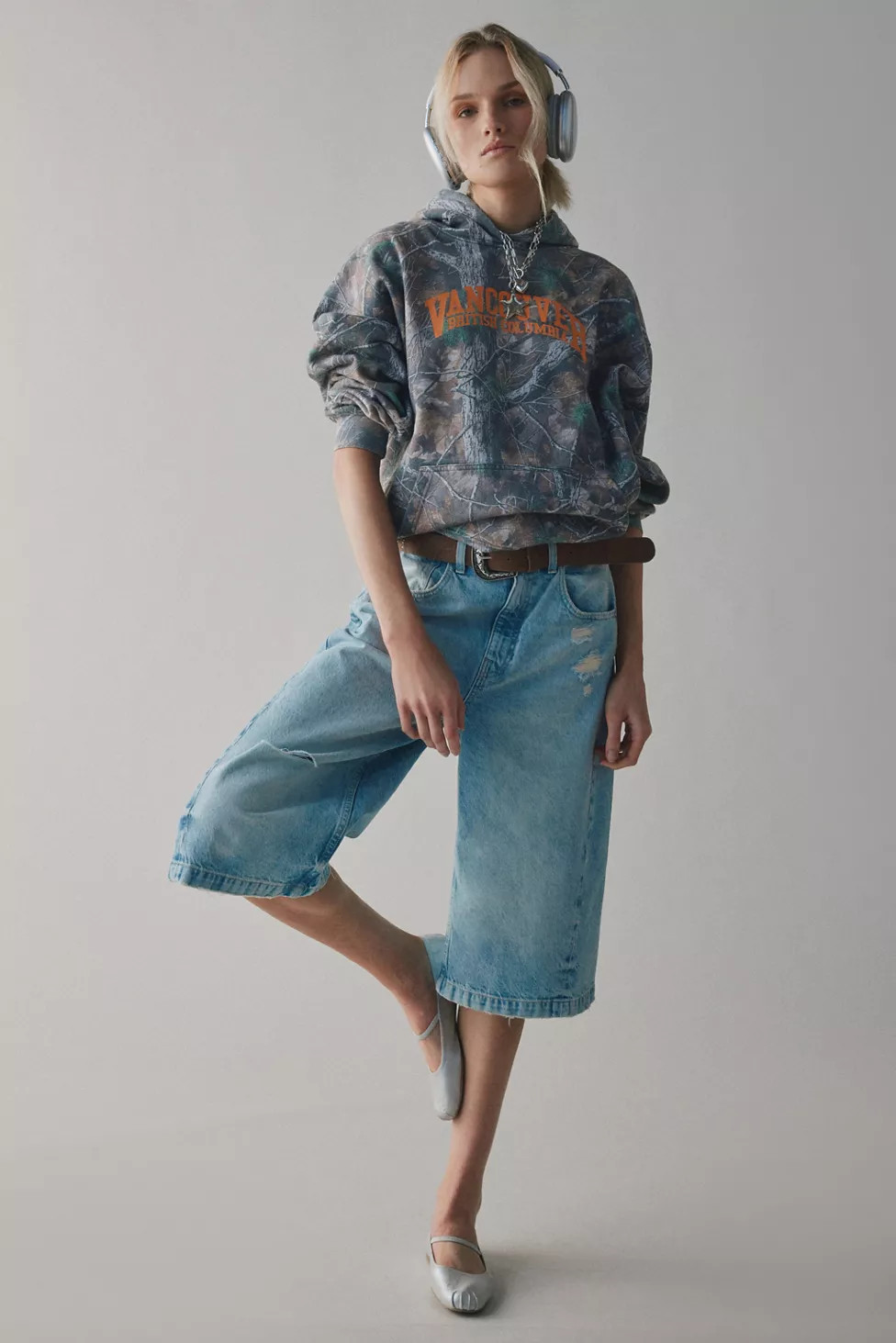 BDG Mega Mid-Rise Baggy Jort | Urban Outfitters (US and RoW)