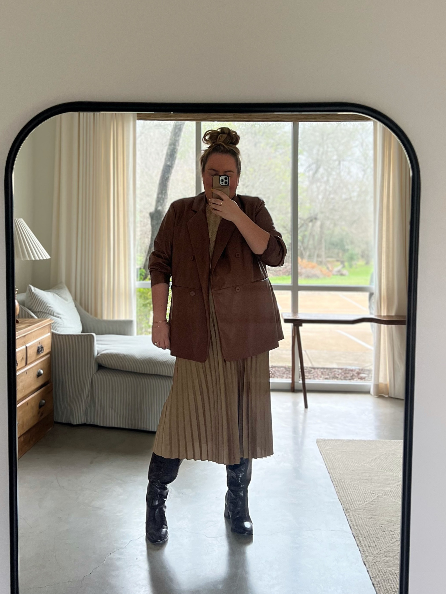 Monochromatic work wear.

#LTKstyletip #LTKfit #LTKcurves