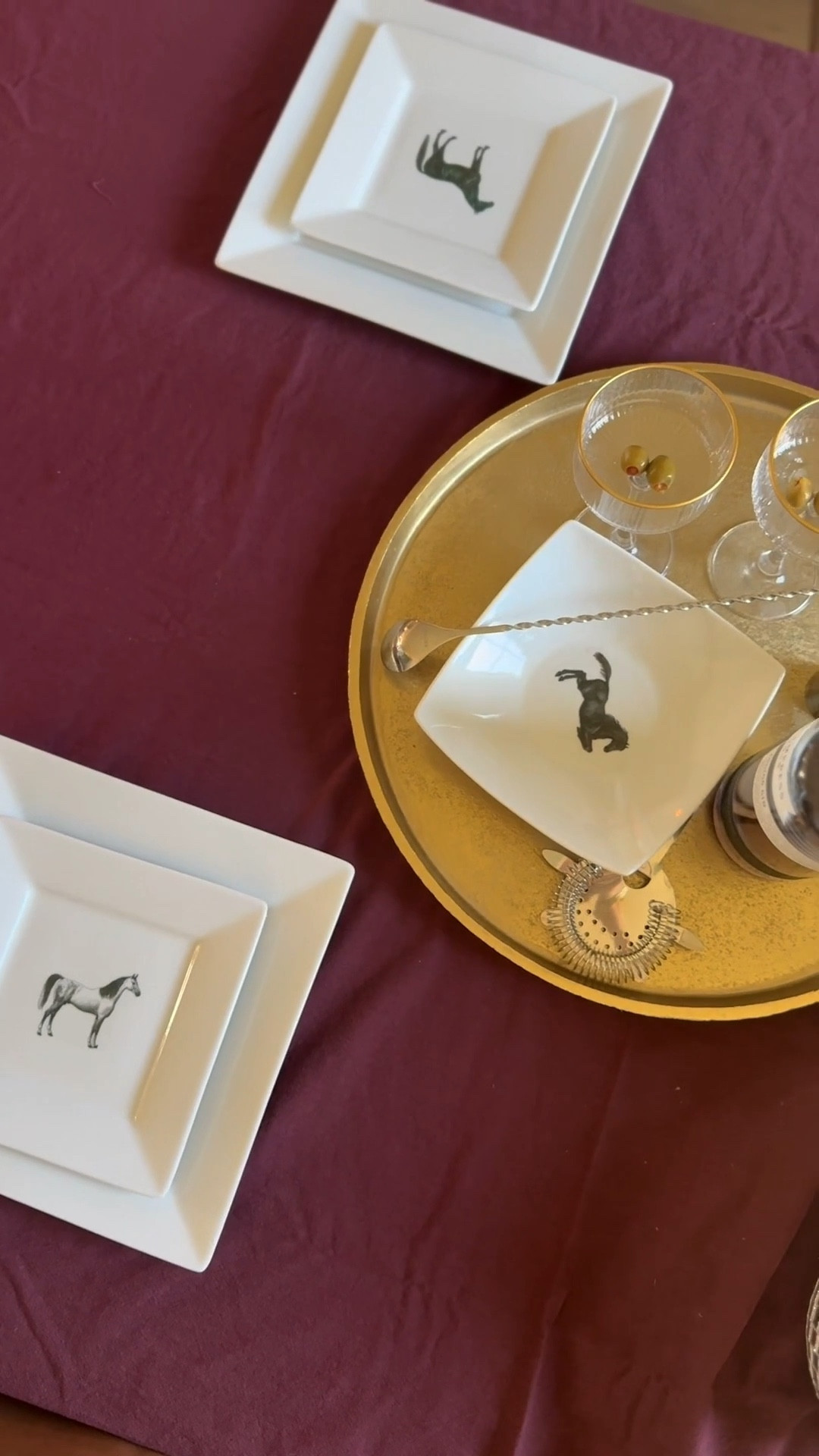 Got my first tattoo… but not the kind you’re thinking 🐎✨ These @suteka_ home décor tattoos totally transformed my plain white plates into chic, custom tableware. Now who’s joining me for dinner??


#Suteka #TabletopDecor #DIYStyle #Ad 

#LTKHome