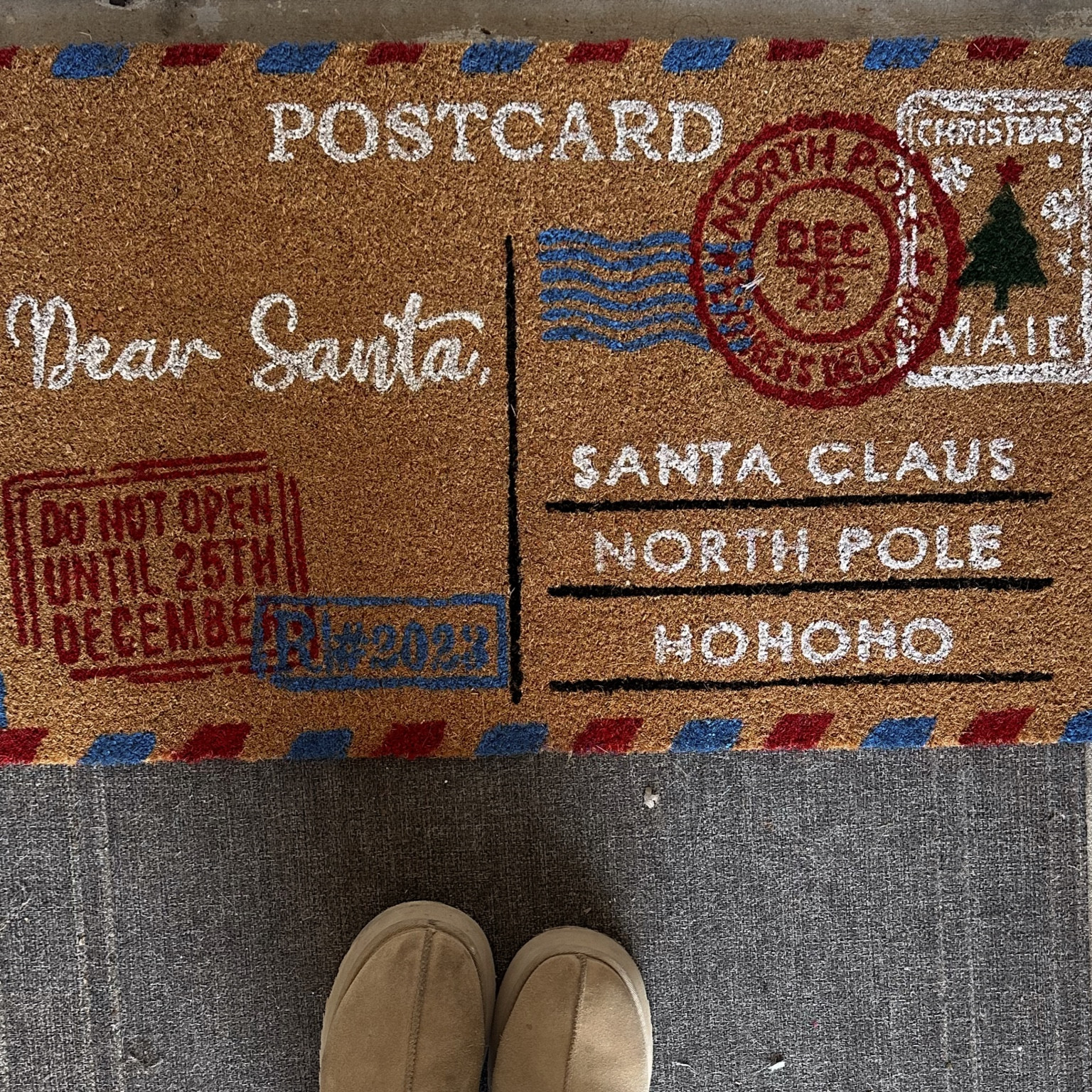 Cutest holiday doormat 🎄🎁❤️