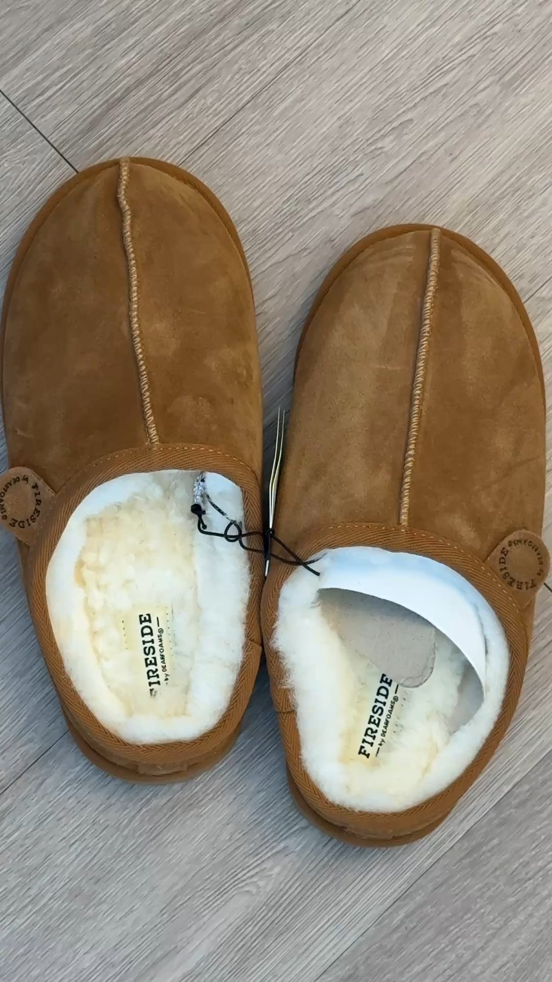 The coziest little treat for your feet 🧸❄️ I’ve been slipping into these soft Dearfoams nonstop !

They’re perfect for slow mornings, working from home, or winding down after a long day. They’re warm and are available in mens and women✨

#LTKHoliday #LTKGiftGuide #LTKFindsUnder100