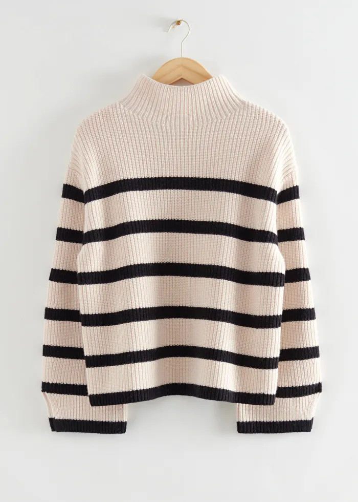Gestreifter Oversized-Pullover mit Stehkragen | & Other Stories (DE + FR)