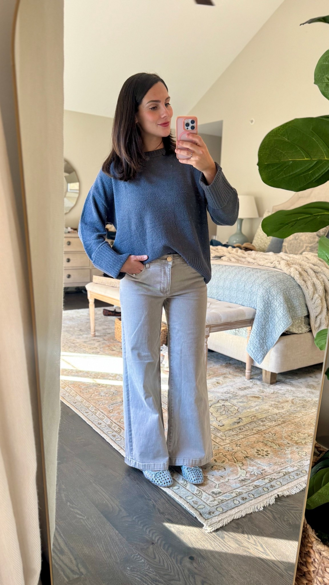 Comfy mom life outfit. These jeans are incredibly stretchy and have been so great for postpartum 

#LTKFindsUnder50 #LTKFindsUnder100 #LTKStyleTip
