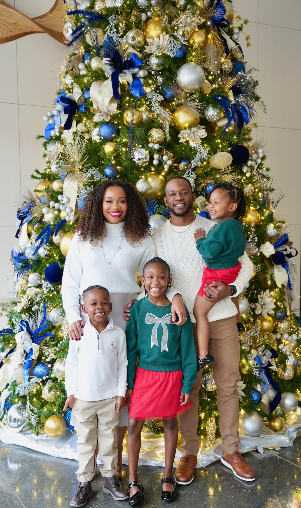 Wrapped in love, lights, and a little holiday magic ✨🎄 Cozy Christmas outfits for the whole crew —  Find everything on LTK ✨

#LTKHoliday