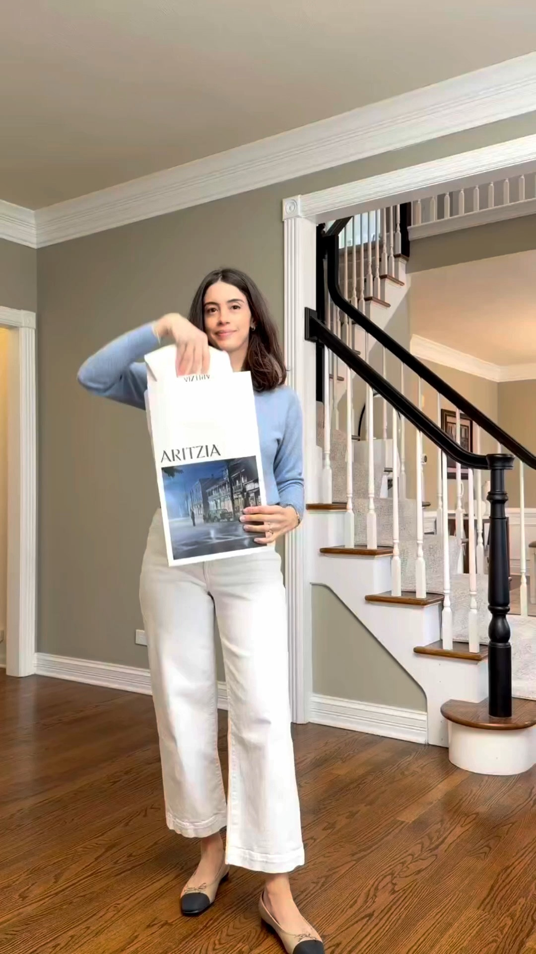 Styling the pull on crepe pants. They're worth the price but I linked a more affordable option!
They run TTS - I'm wearing a size Small /Regular 
@Aritzia 

#LTKgrwm #LTKSpringSale #LTKSeasonal