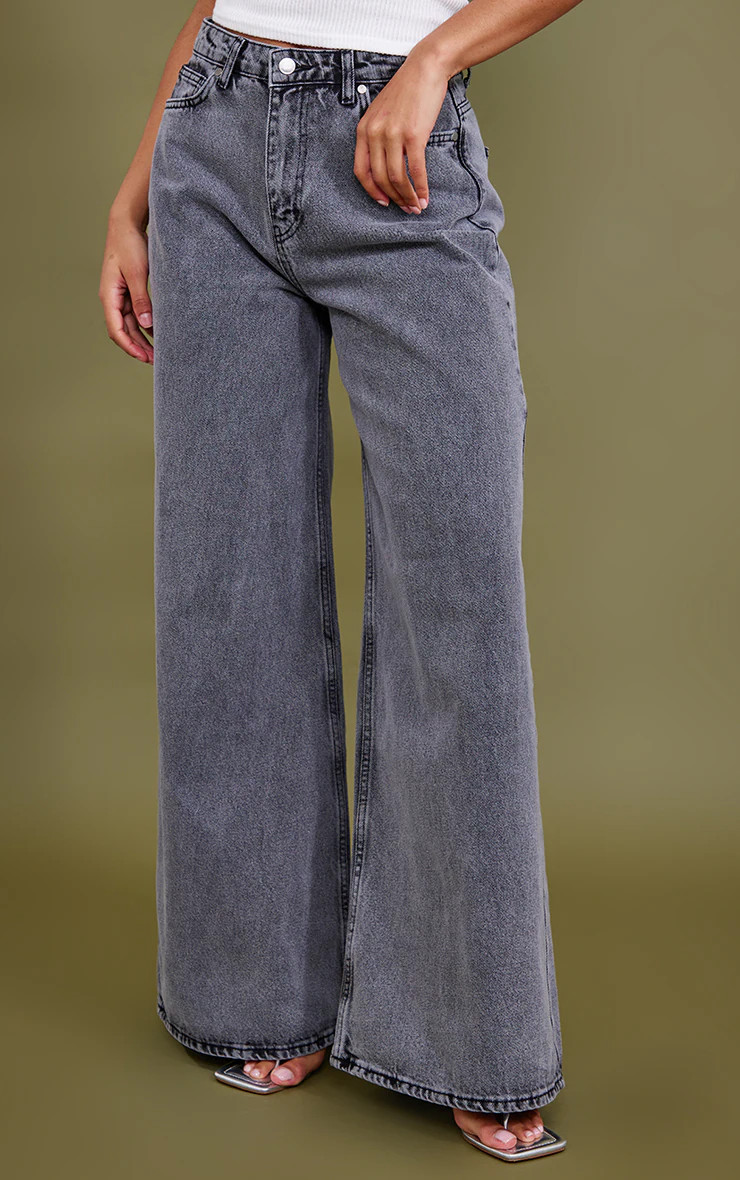 Washed Grey Baggy Long Leg Extreme Wide Leg Jeans | PrettyLittleThing UK