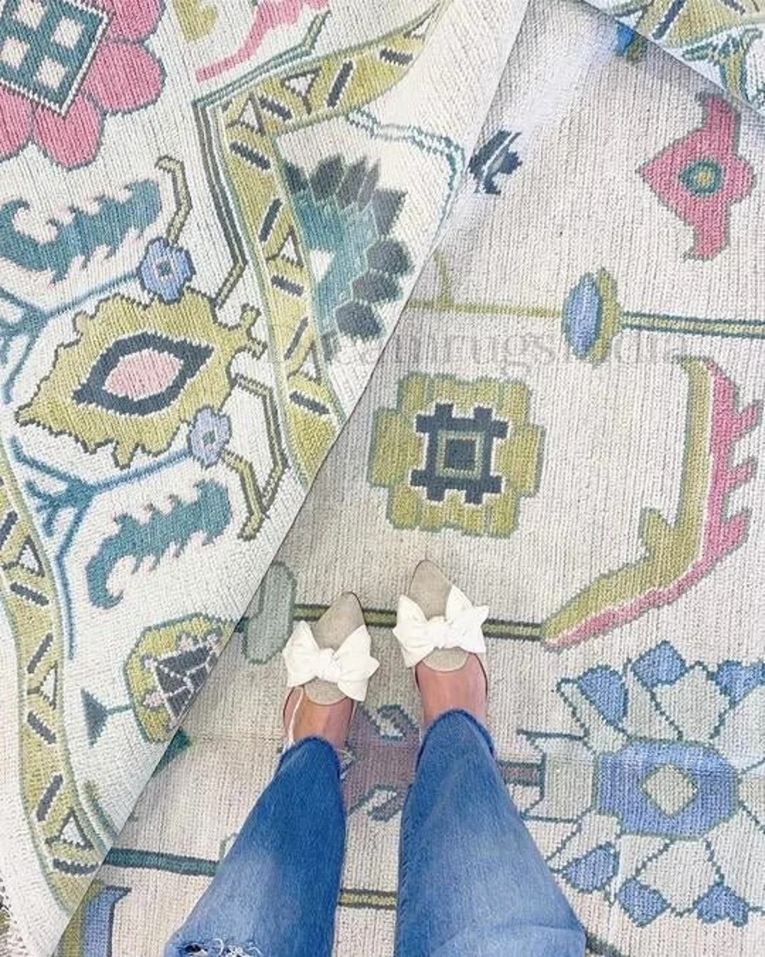 Modern Hand-knotted Oushak Rug in Pale Pink With Green and Blue in Floral Design for Living Room ... | Etsy (US)