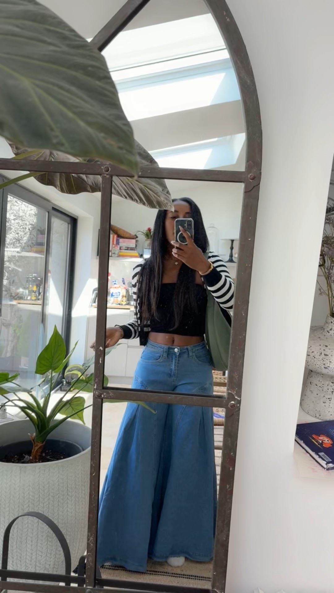 Flared jeans and a tube top for a stroll in Paris! ❤️

#LTKFindsUnder100 #LTKSeasonal #LTKStyleTip