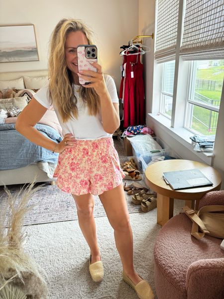 OOTD 🤍

Wearing a Medium in shorts and top! These shorts are so flowy and pretty (linked similar ones too) 

#LTKSeasonal #LTKFindsUnder100 #LTKStyleTip
