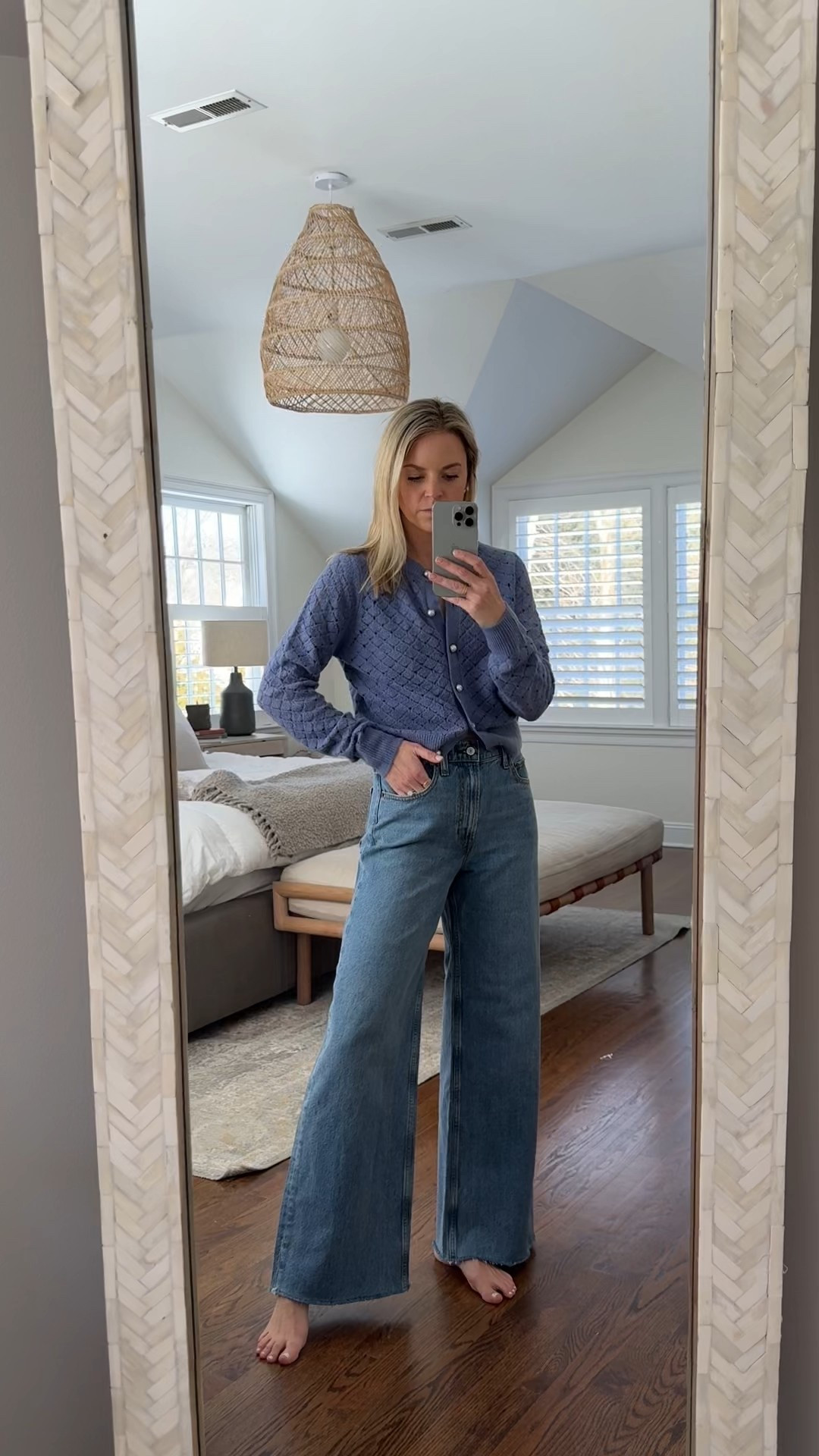 Last day to shop the Abercrombie sale & use code DENIMAF for extra 15% off. 
-small cardigan, tts 
-26R jeans in medium, tts, I’m 5’5