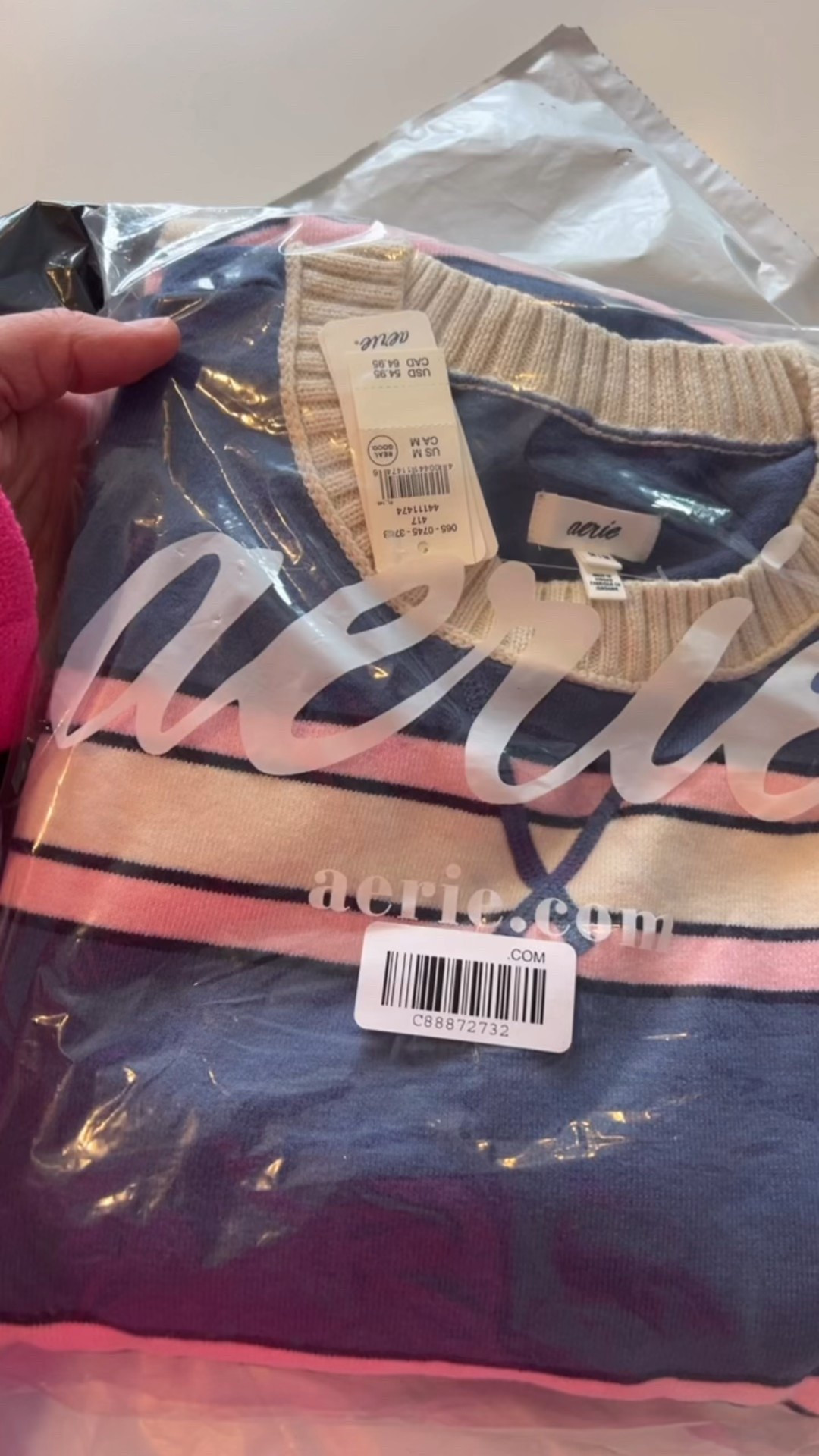 This top is 😍! Runs roomy I’m in the medium 

#LTKmomlife #LTKgrwm #LTKootd