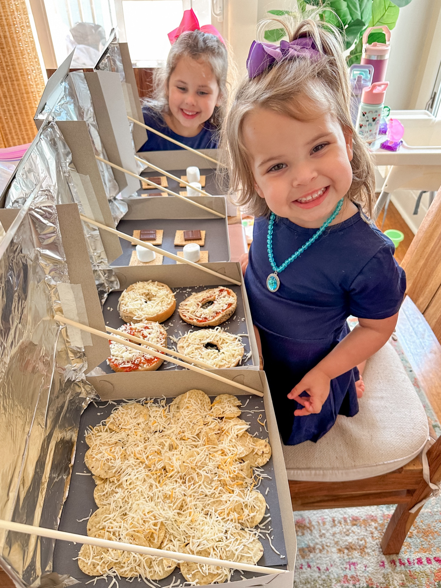 Create your own solar oven and make s’mores, nachos, and pizza bagels! #heatwave

#LTKKids #LTKFamily
