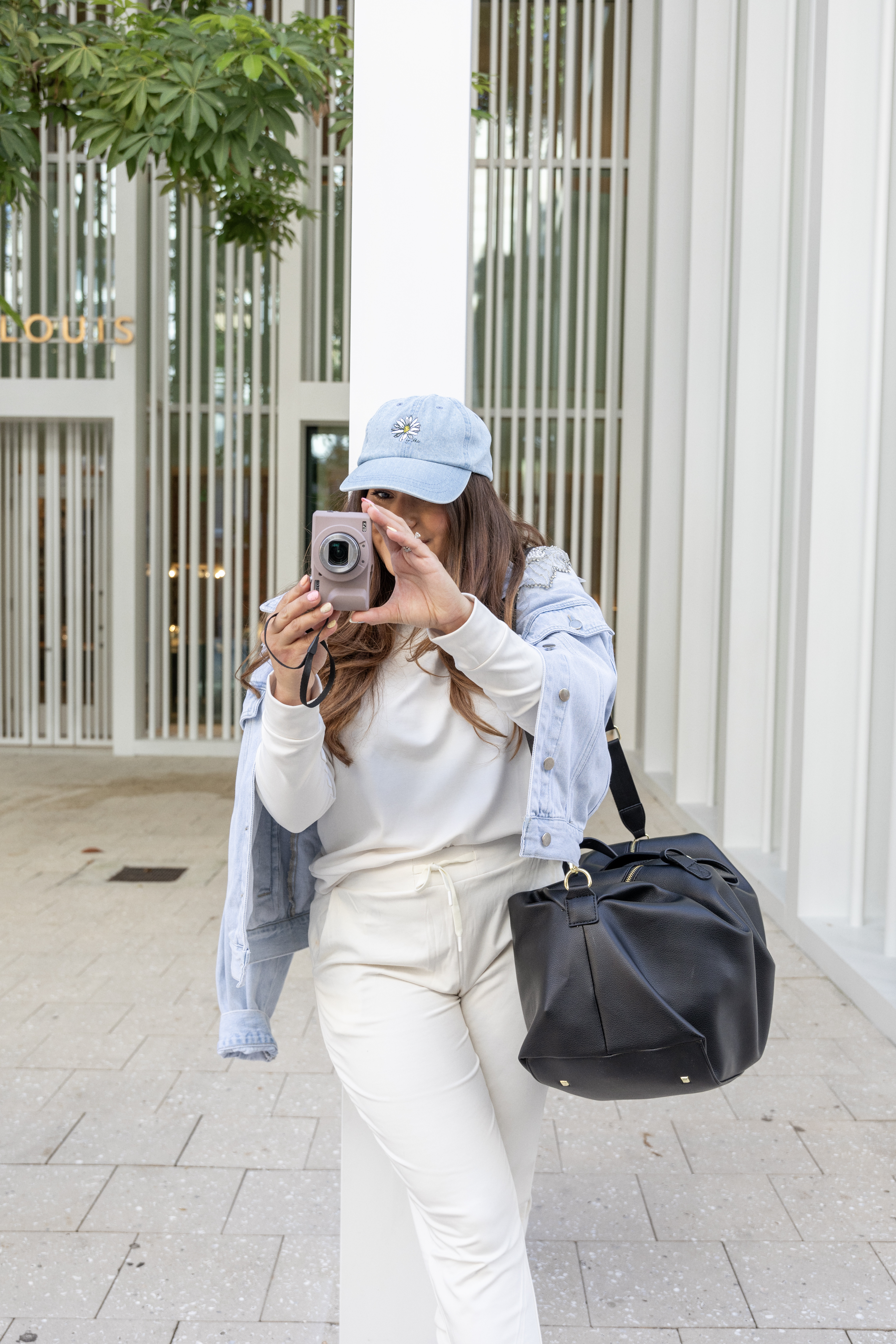 Cozy season just got even better…
My favorite Amazon loungewear is on SALE 👀✨

From buttery-soft sets to fuzzy joggers and cozy cardigans — these are the pieces you throw on and instantly feel cute, comfortable, and pulled together. Perfect for mom life at home, errands, movie nights, or those “I want to be comfy but still chic” days 🤍

Should I do a full roundup of my Amazon loungewear favorites?

#AmazonSale #LoungewearSale #AmazonFashionFinds

⸻
cozy loungewear Amazon, Amazon matching set, loungewear women on sale, comfy lounge outfit, Amazon fashion sale, fall loungewear women, cozy sets under $40
mom loungewear outfit, comfy outfits for home, cute lounge sets, best Amazon loungewear, winter cozy outfits, affordable loungewear sets, soft loungewear for women, TikTok Amazon finds, Pinterest cozy outfits, Amazon favorites 2025, comfy but chic outfits


#LTKSaleAlert #LTKCyberWeek #LTKHoliday