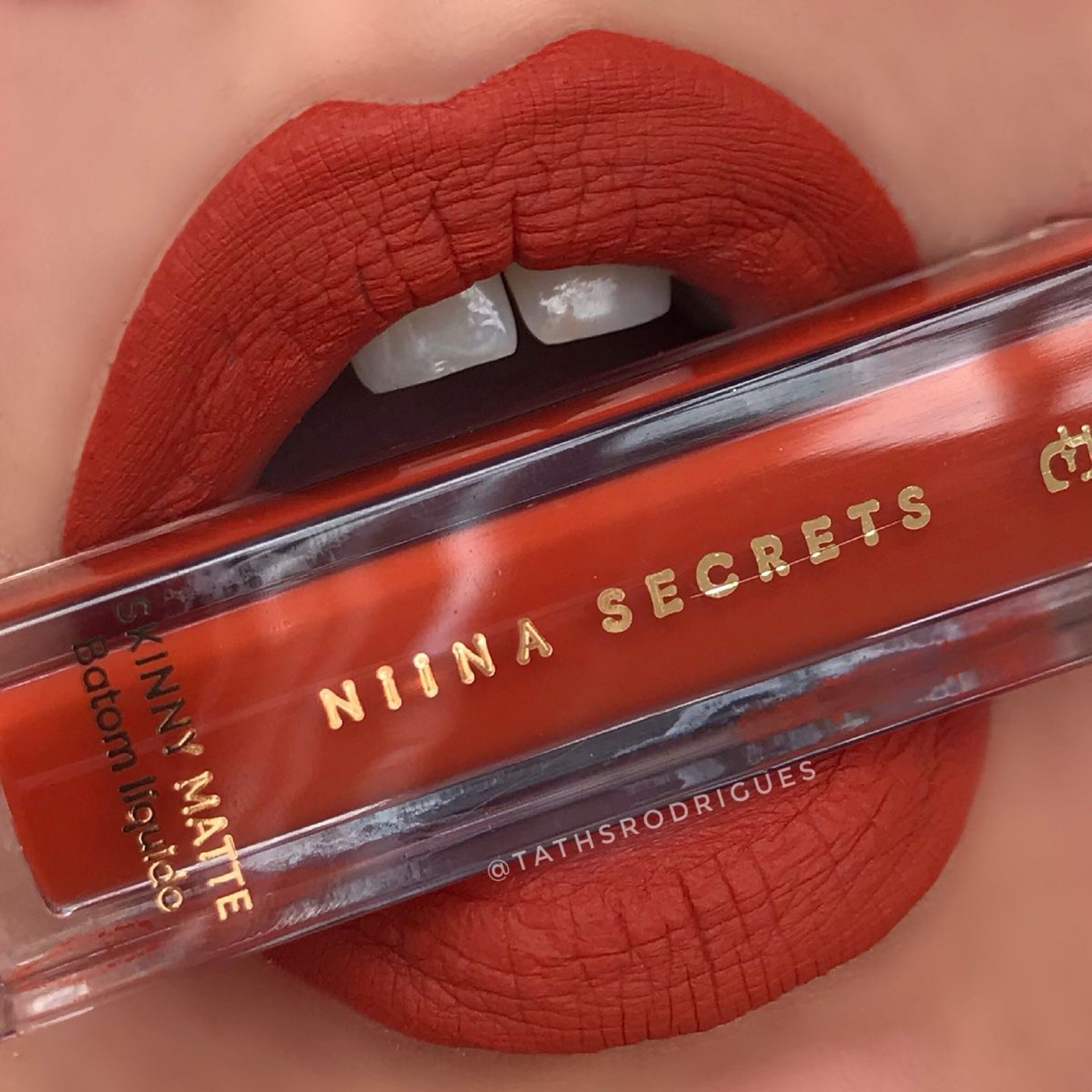 Batom Matte Âmbar Tulipa Niina Secrets - Com efeito mate e textura aveludada como uma pétala, este batom líquido traz cor e conforto para os lábios.

#LTKbeauty #LTKbrasil