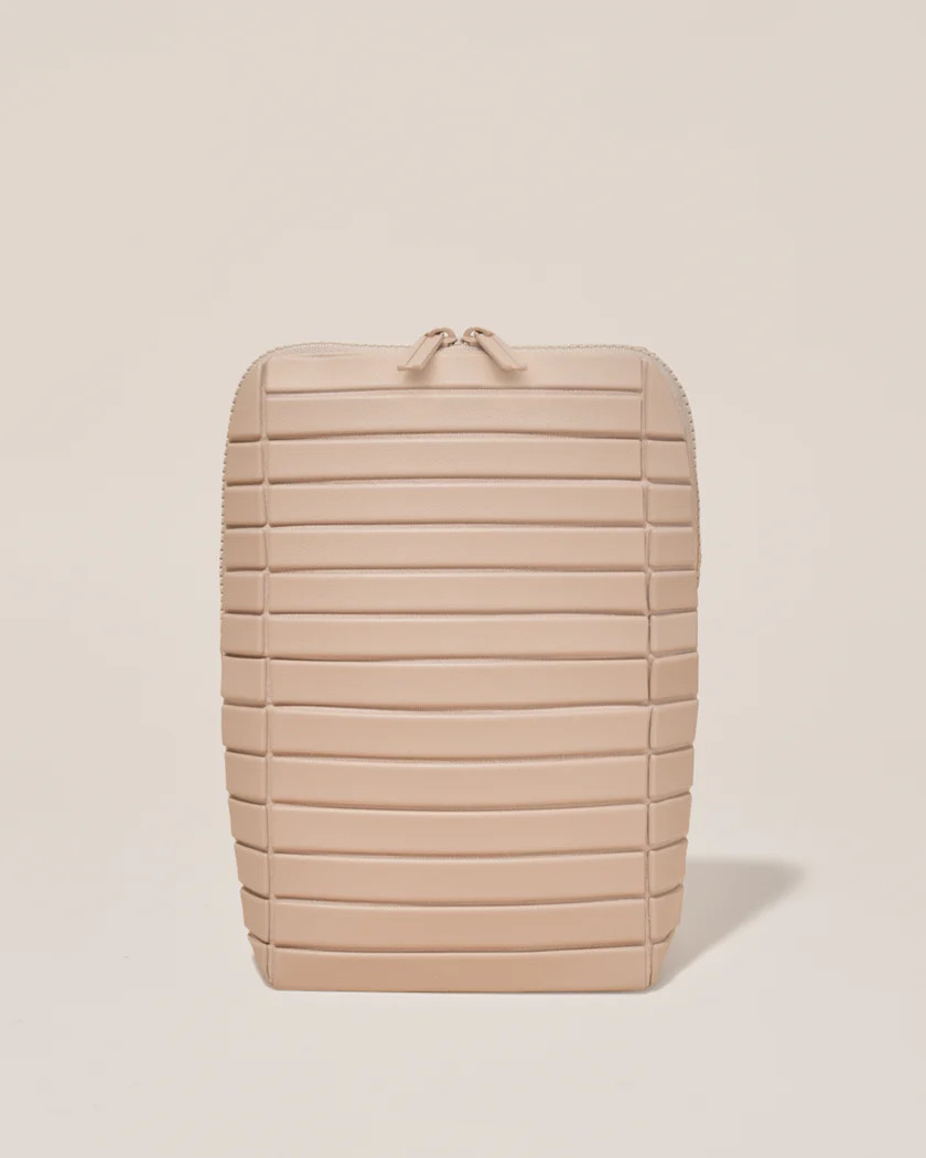 the bisque brush bag | Parallelle