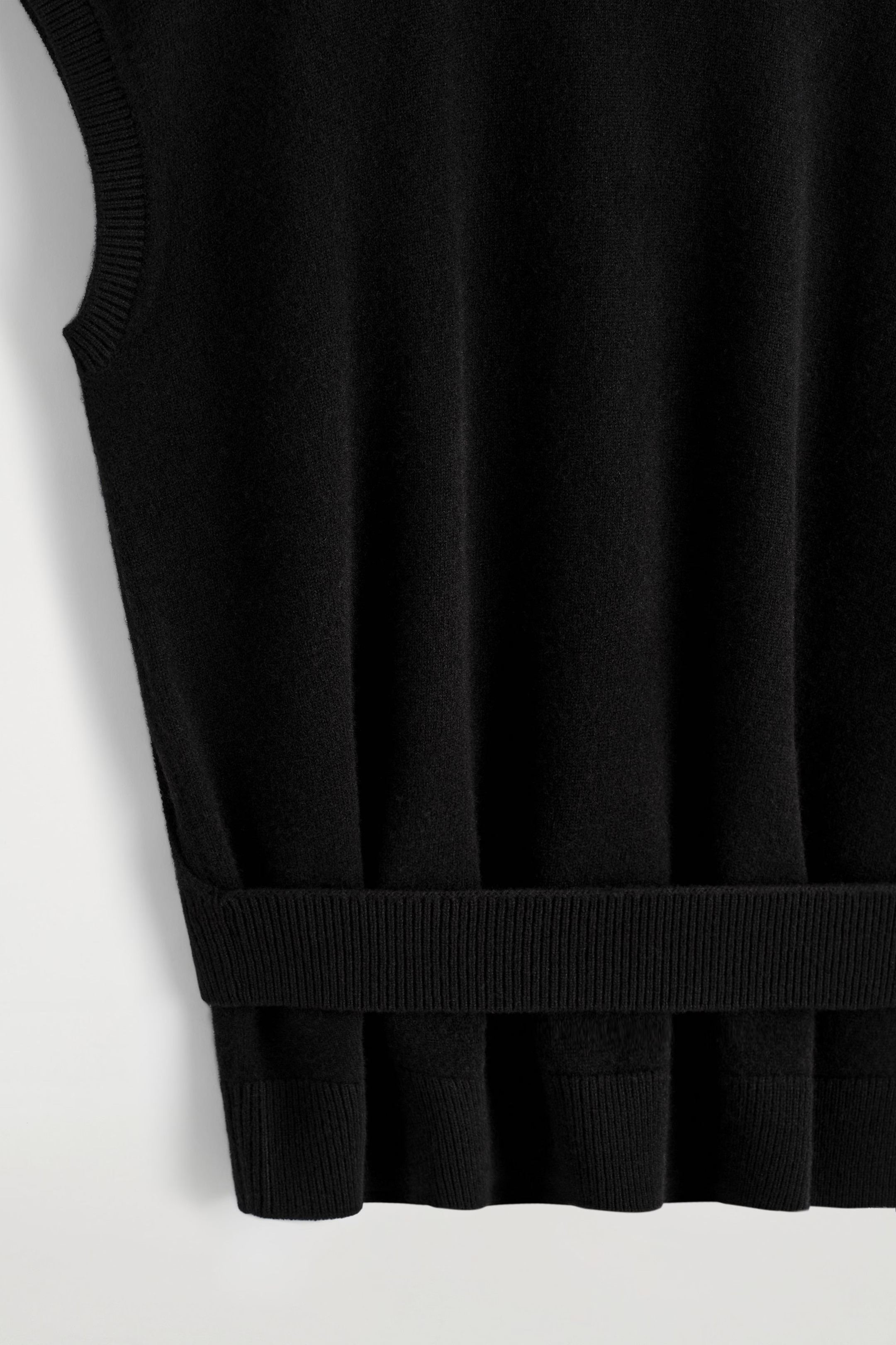 BELT-DETAIL MOCK-NECK WOOL VEST - BLACK | COS US | COS (US)