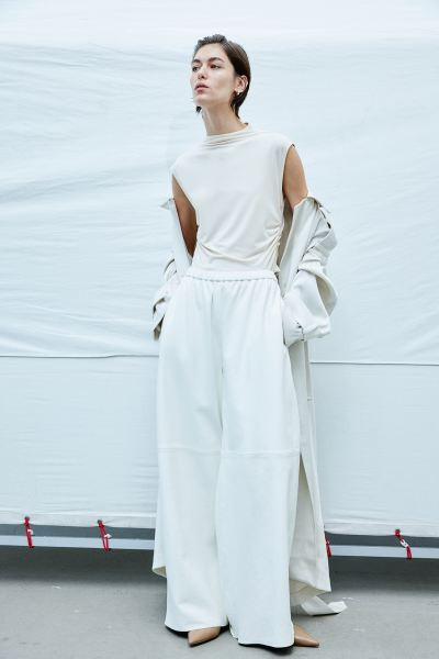 Mock Turtleneck Crop Top - Light green - Ladies | H&M US | H&M (US + CA)